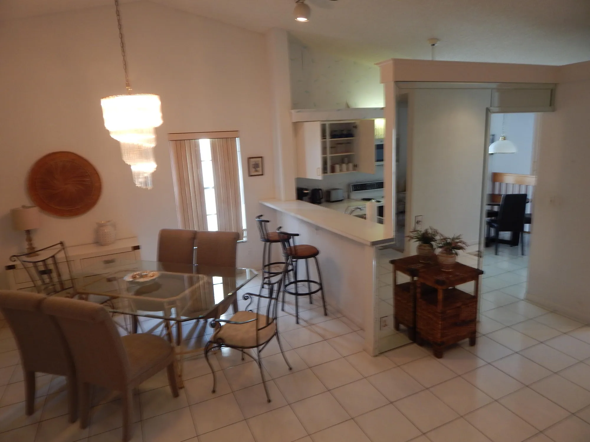 Property Slideshow image 5 of 25 | 10279 n circle lake dr 202, Boynton Beach, FL, 33437