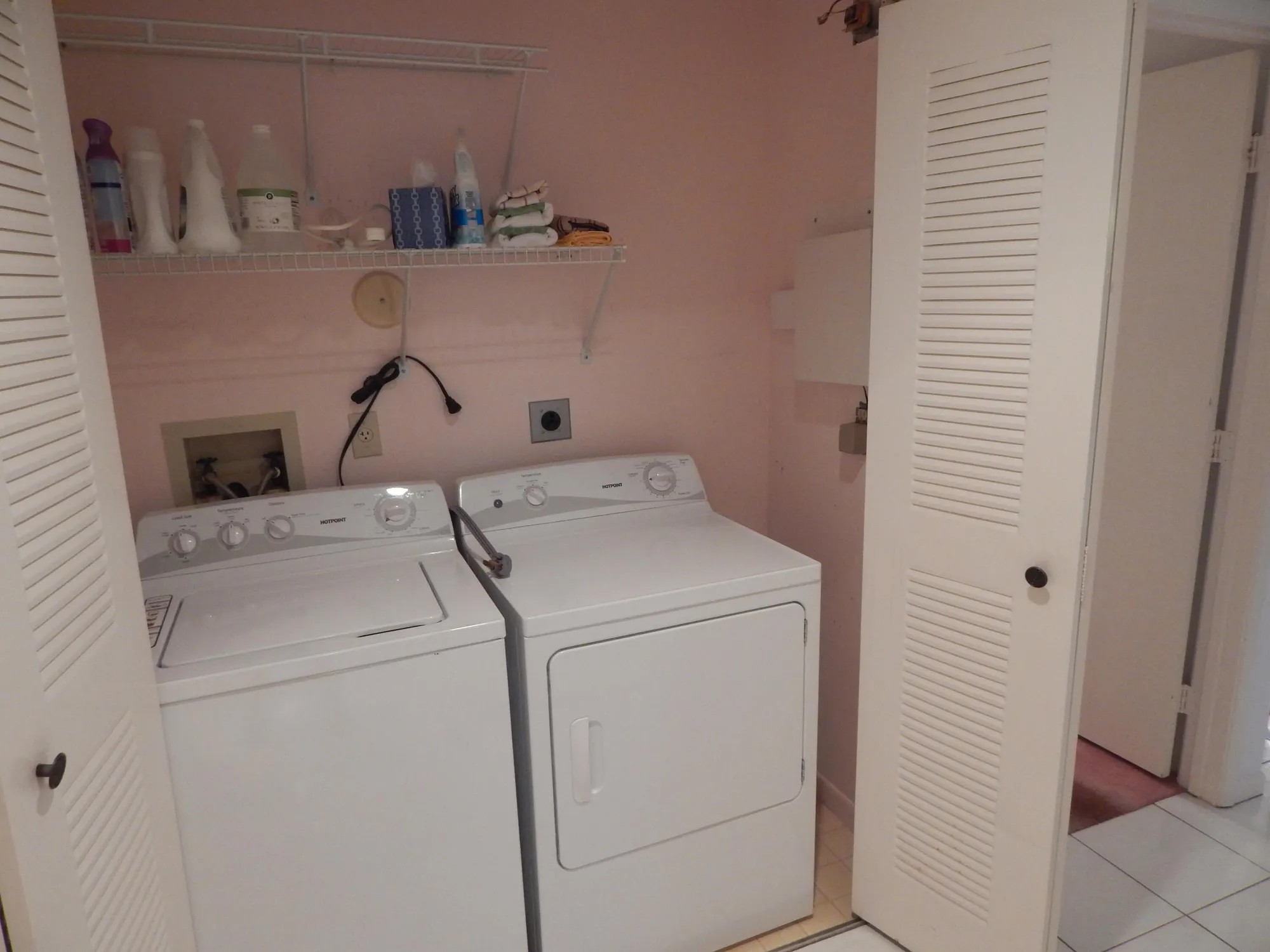 Property Slideshow image 17 of 25 | 10279 n circle lake dr 202, Boynton Beach, FL, 33437