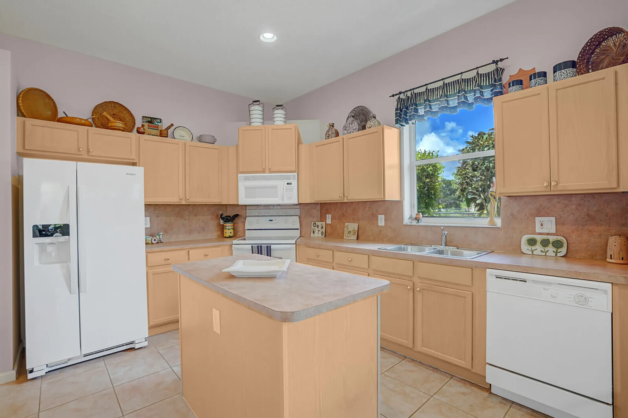 Property Slideshow image 31 of 51 | 6674 jog palm dr, Boynton Beach, FL, 33437