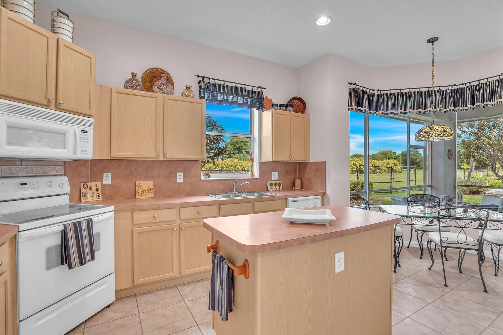 Property Slideshow image 32 of 51 | 6674 jog palm dr, Boynton Beach, FL, 33437