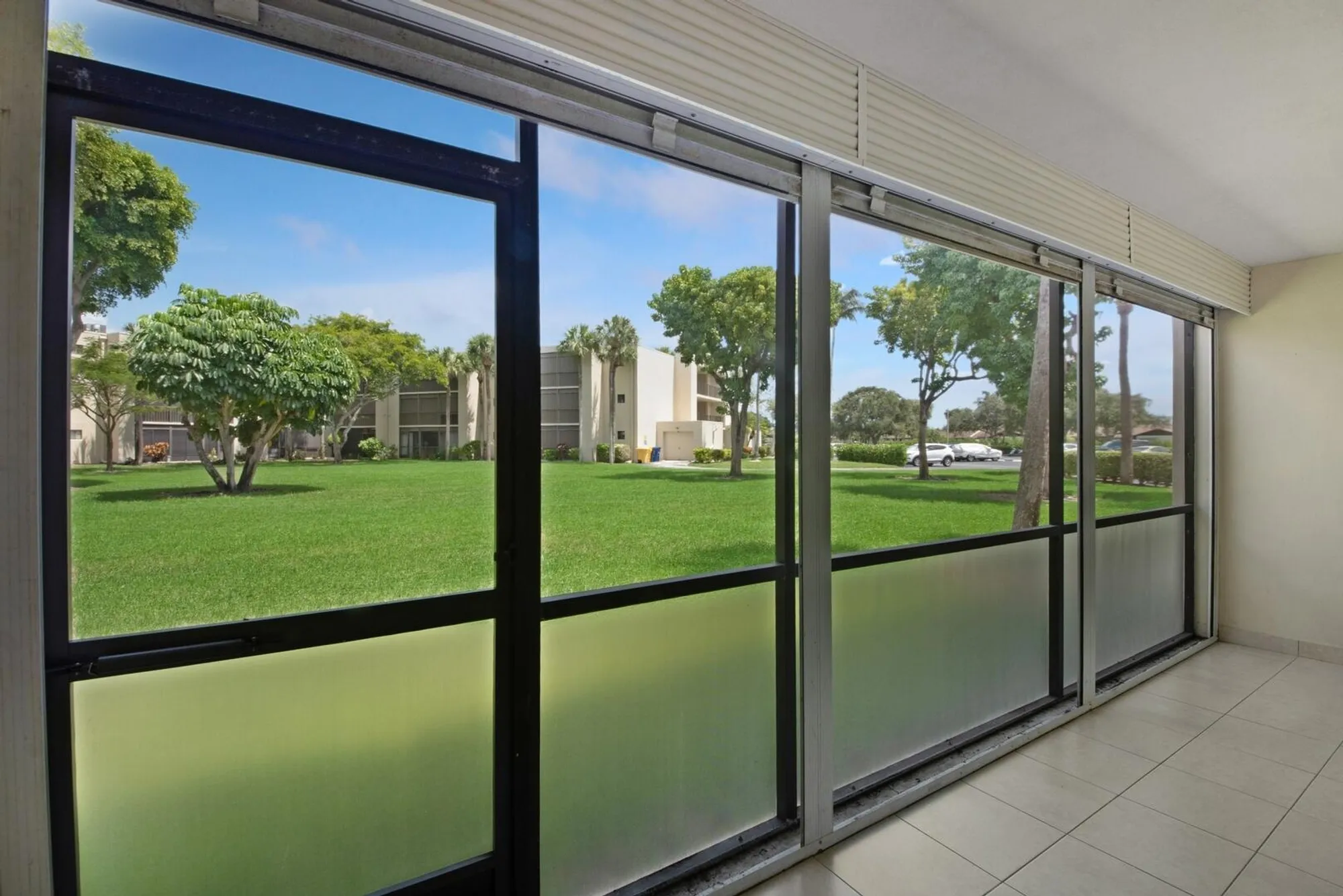 Property Slideshow image 12 of 20 | 5310 las verdes cir 118, Delray Beach, FL, 33484