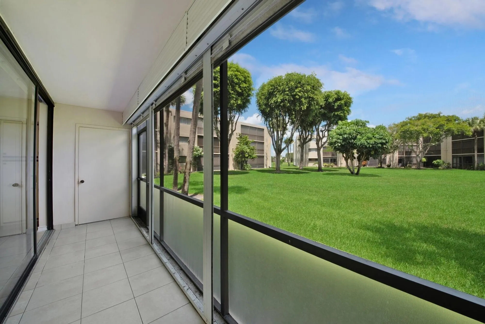 Property Slideshow image 13 of 20 | 5310 las verdes cir 118, Delray Beach, FL, 33484