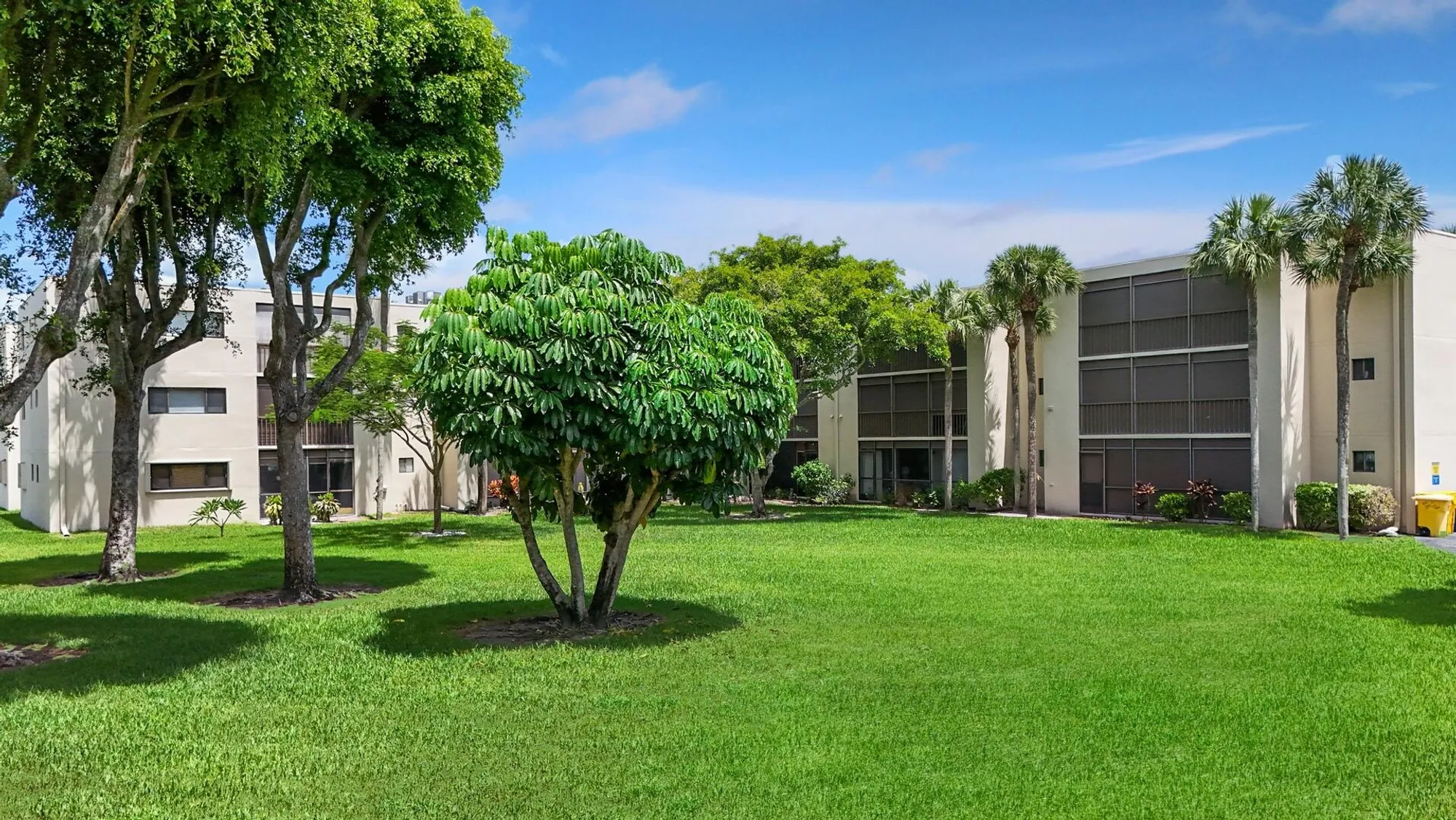 Property Slideshow image 15 of 20 | 5310 las verdes cir 118, Delray Beach, FL, 33484