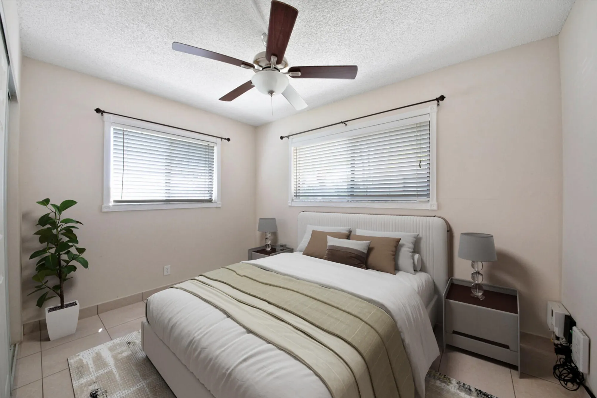 Property Slideshow image 10 of 20 | 5310 las verdes cir 118, Delray Beach, FL, 33484