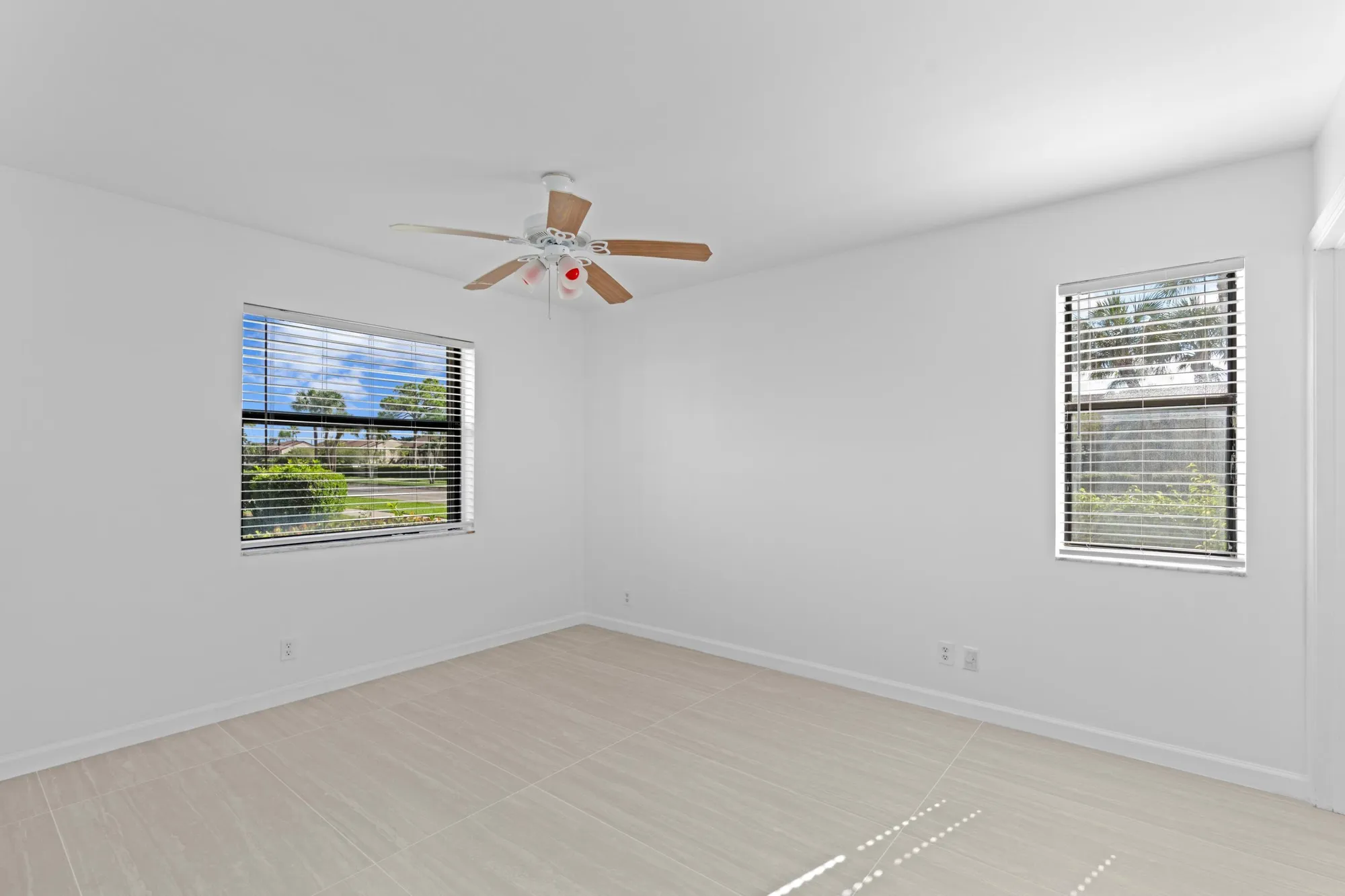 Property Slideshow image 9 of 32 | 4695 lucerne lakes blvd 103, Lake Worth, FL, 33467