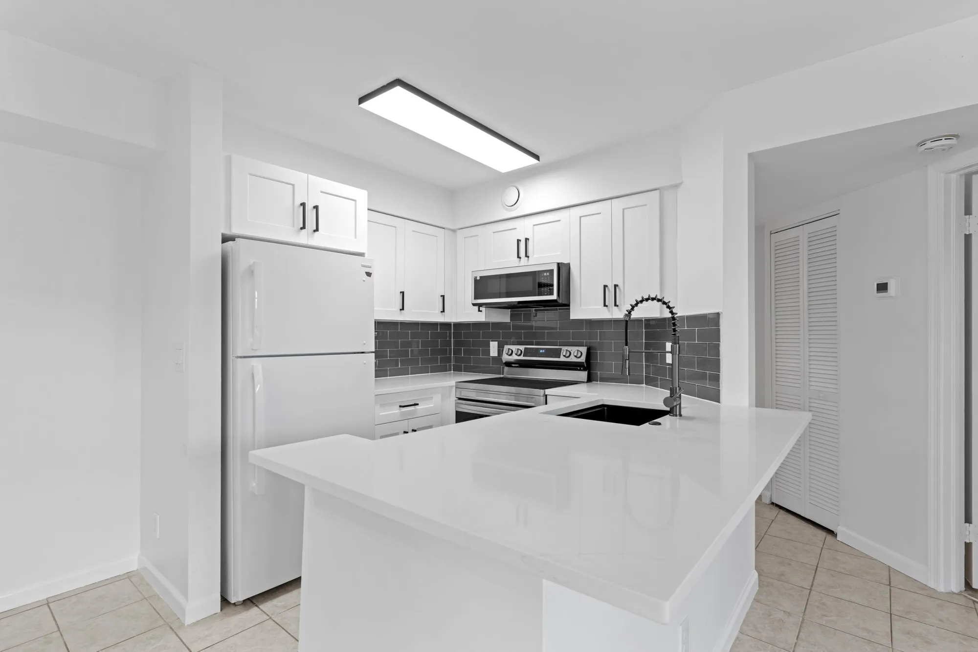 Property Slideshow image 4 of 32 | 4695 lucerne lakes blvd 103, Lake Worth, FL, 33467