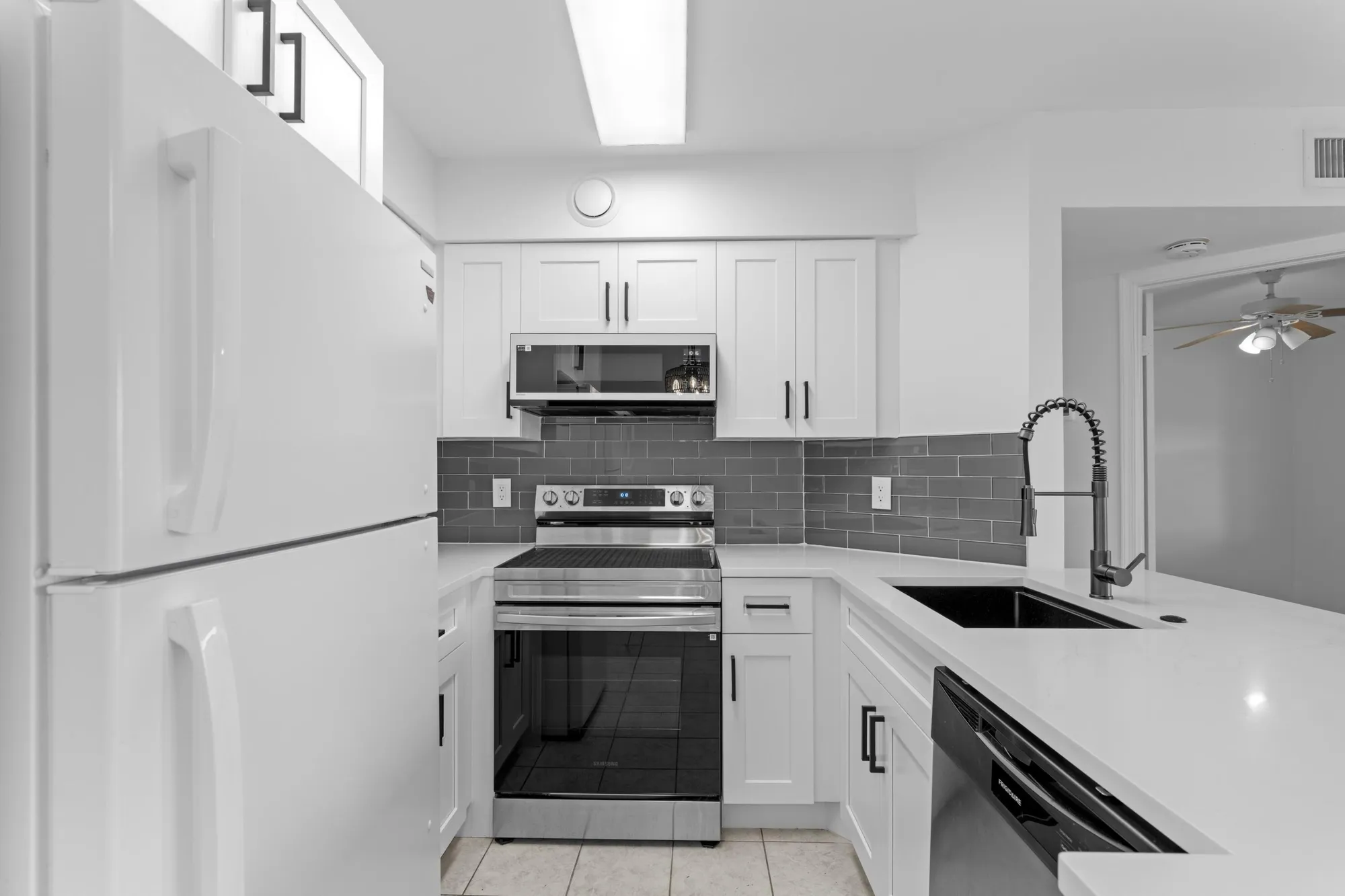 Property Slideshow image 5 of 32 | 4695 lucerne lakes blvd 103, Lake Worth, FL, 33467