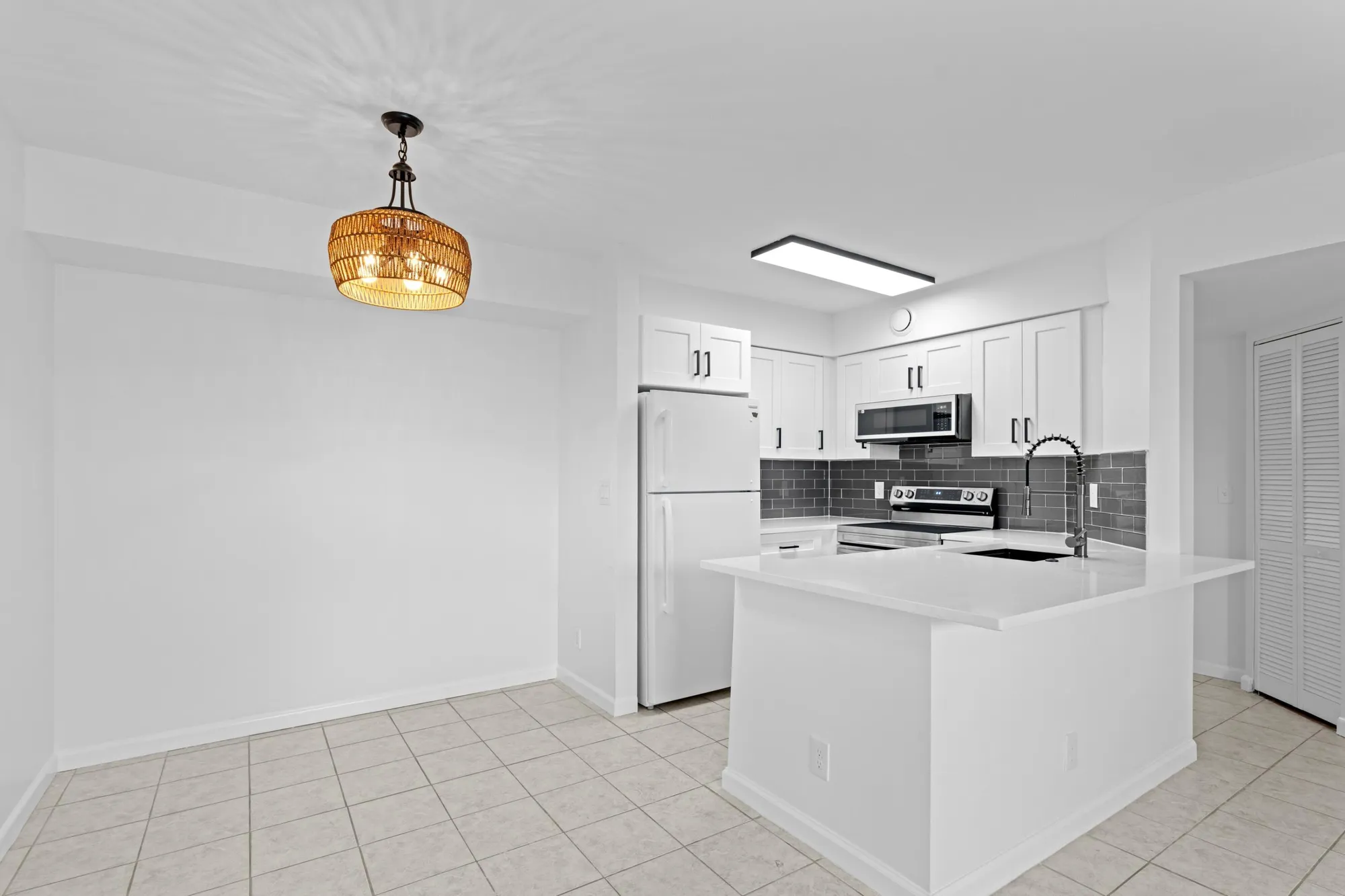Property Slideshow image 3 of 32 | 4695 lucerne lakes blvd 103, Lake Worth, FL, 33467