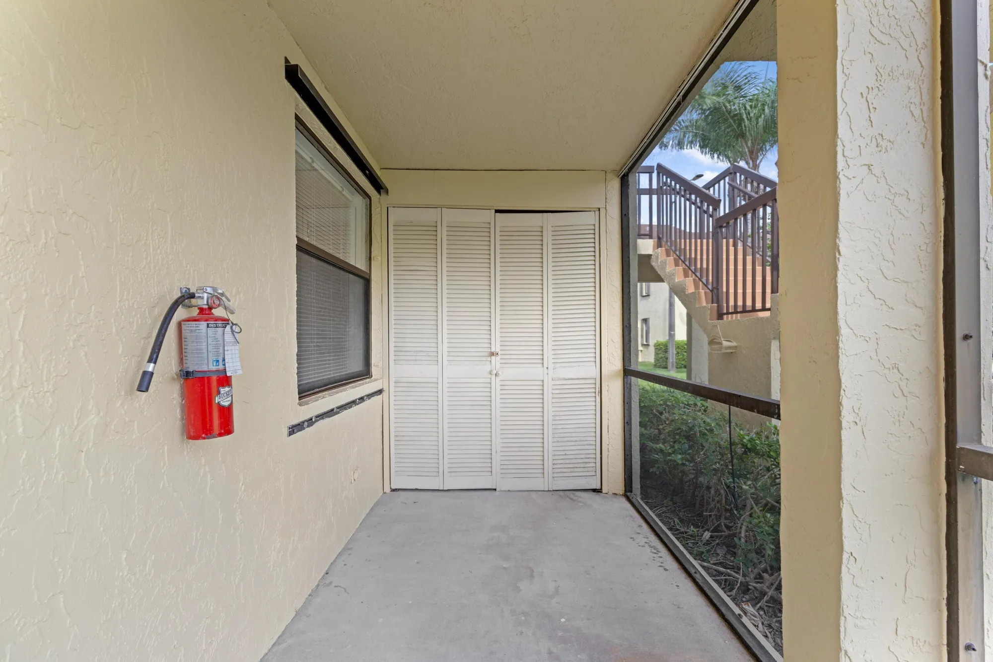 Property Slideshow image 16 of 32 | 4695 lucerne lakes blvd 103, Lake Worth, FL, 33467