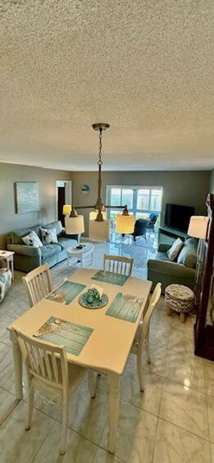 Property Slideshow image 16 of 45 | 2615 garden dr s apt 101, Lake Worth, FL, 33461
