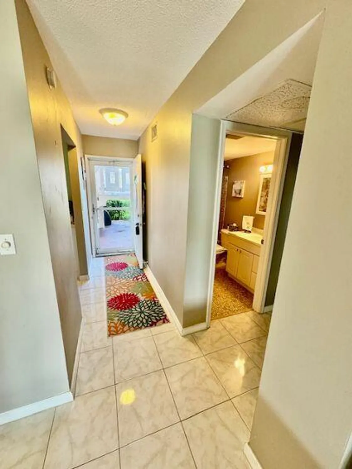 Property Slideshow image 11 of 45 | 2615 garden dr s apt 101, Lake Worth, FL, 33461