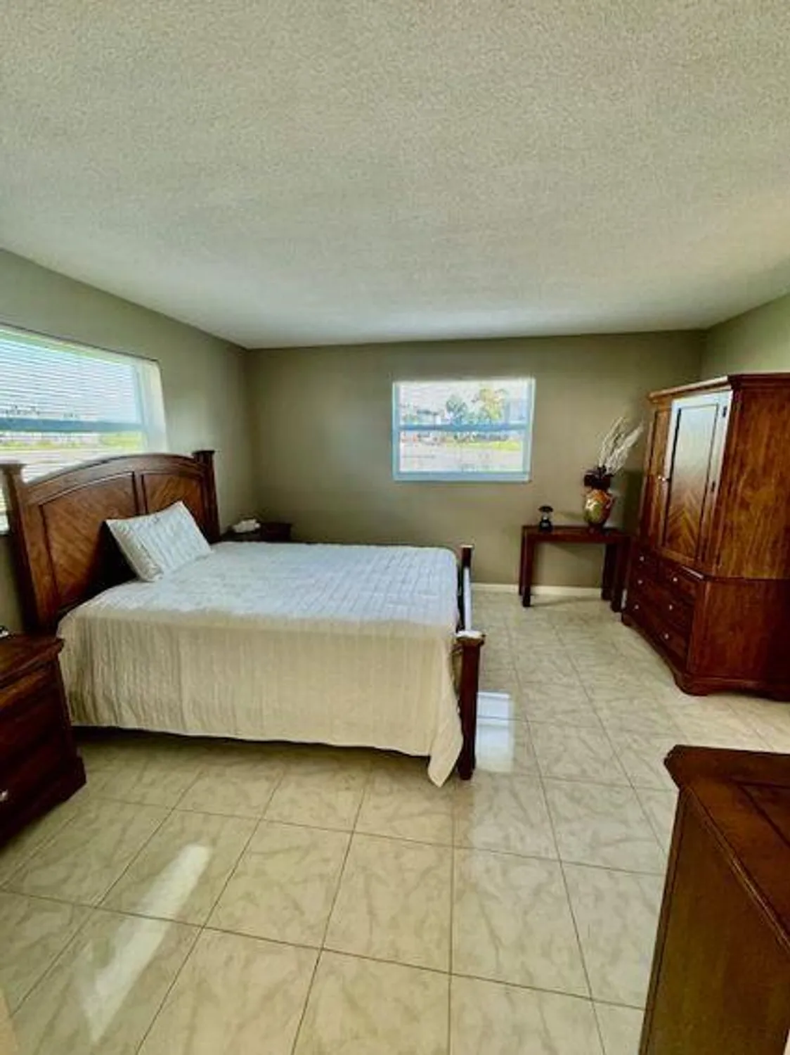 Property Slideshow image 26 of 45 | 2615 garden dr s apt 101, Lake Worth, FL, 33461