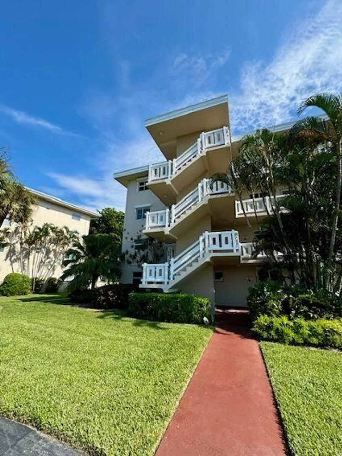 Property Slideshow image 4 of 45 | 2615 garden dr s apt 101, Lake Worth, FL, 33461