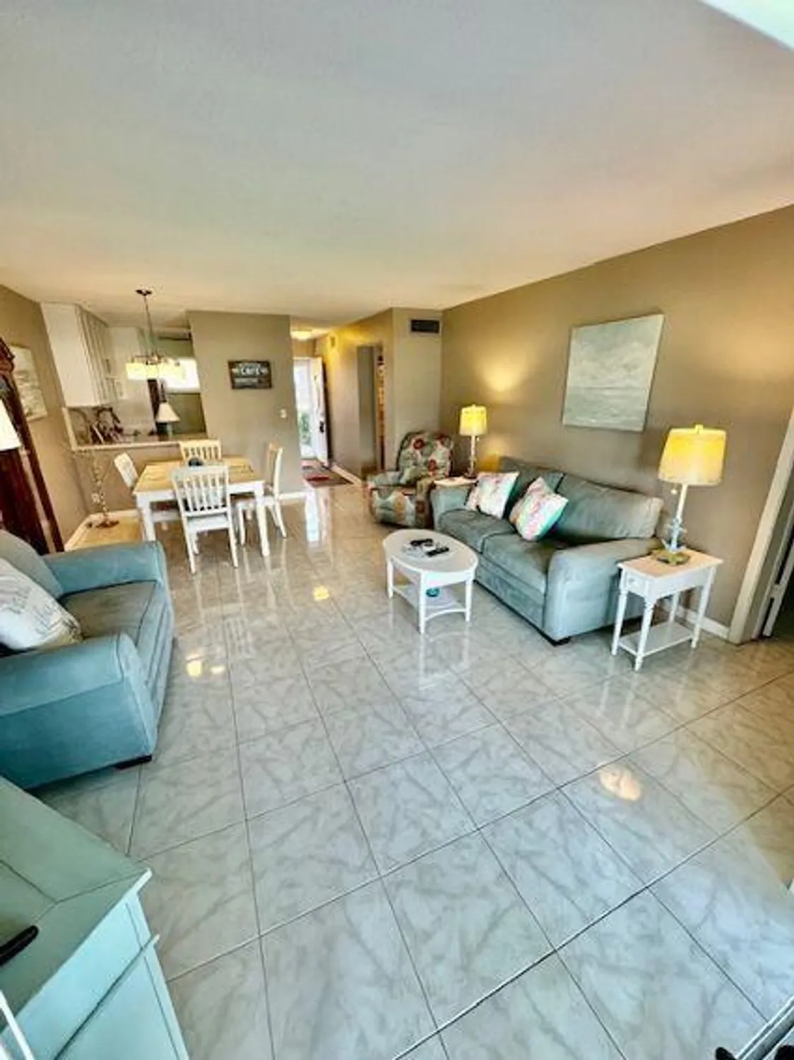 Property Slideshow image 13 of 45 | 2615 garden dr s apt 101, Lake Worth, FL, 33461