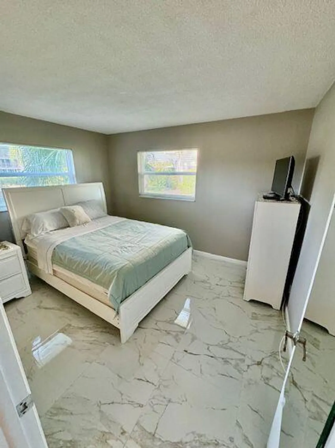 Property Slideshow image 25 of 45 | 2615 garden dr s apt 101, Lake Worth, FL, 33461