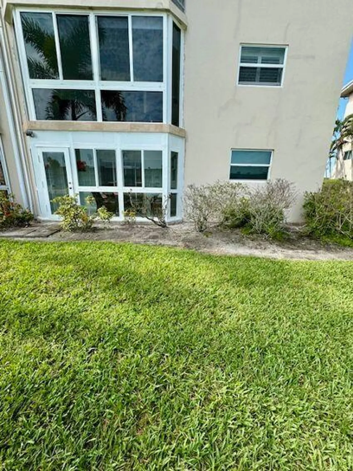 Property Slideshow image 7 of 45 | 2615 garden dr s apt 101, Lake Worth, FL, 33461