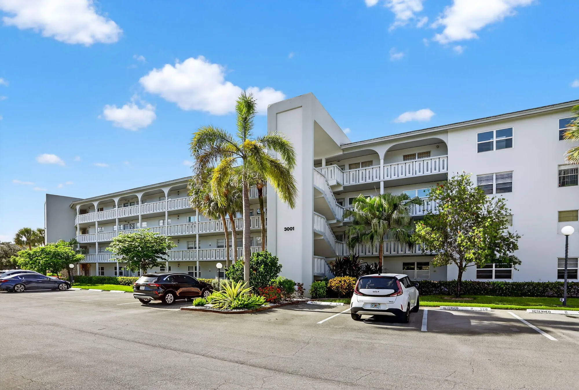 Property Slideshow image 2 of 20 | 3001 portofino isle g3, Coconut Creek, FL, 33066