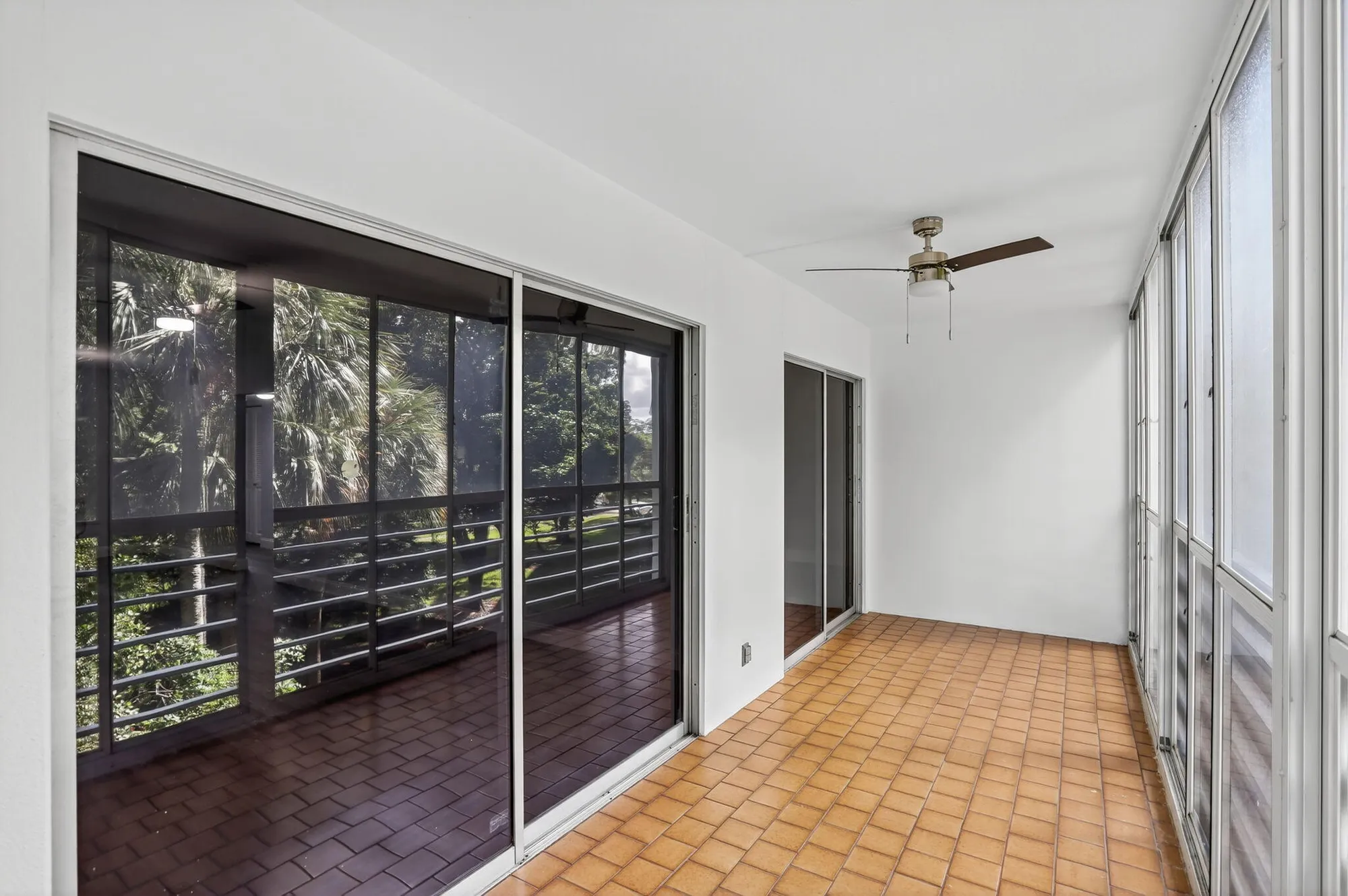 Property Slideshow image 17 of 20 | 3001 portofino isle g3, Coconut Creek, FL, 33066