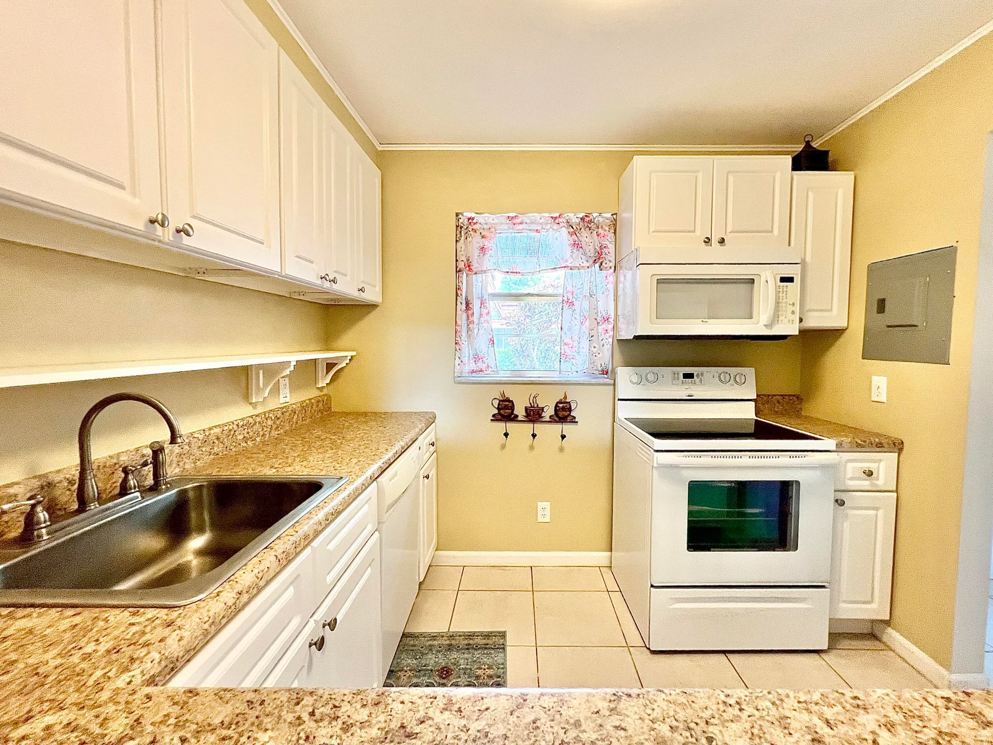 Property Slideshow image 8 of 22 | 12008 poinciana blvd 106, Royal Palm Beach, FL, 33411