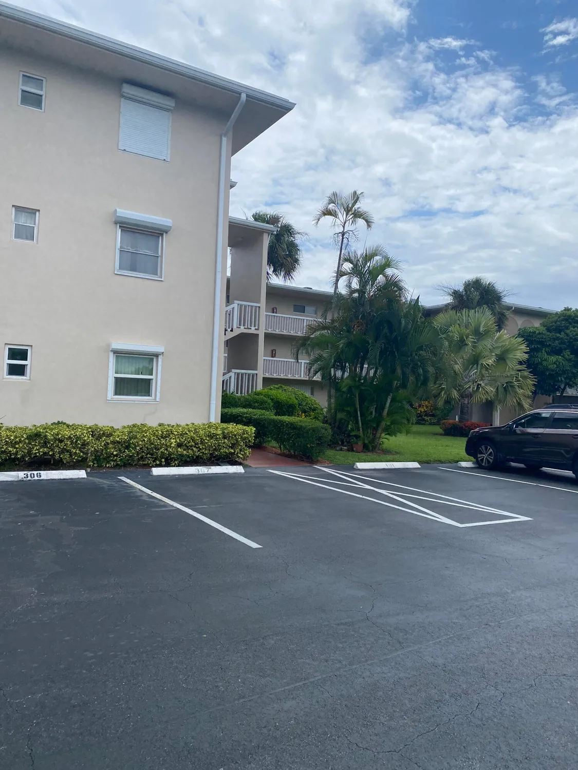 Property Slideshow image 16 of 20 | 2856 garden dr 201, Lake Worth, FL, 33461