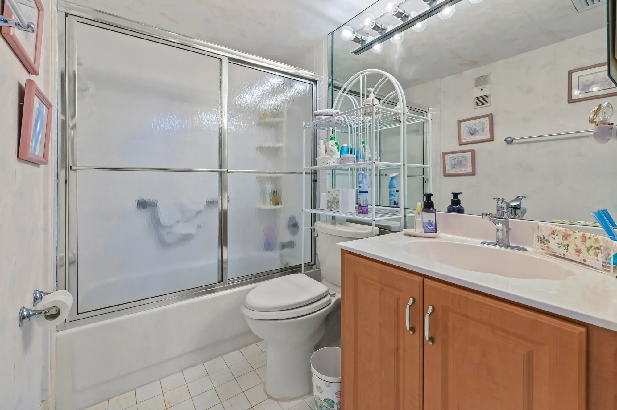 Property Slideshow image 16 of 31 | 9975 seacrest cir 102, Boynton Beach, FL, 33437