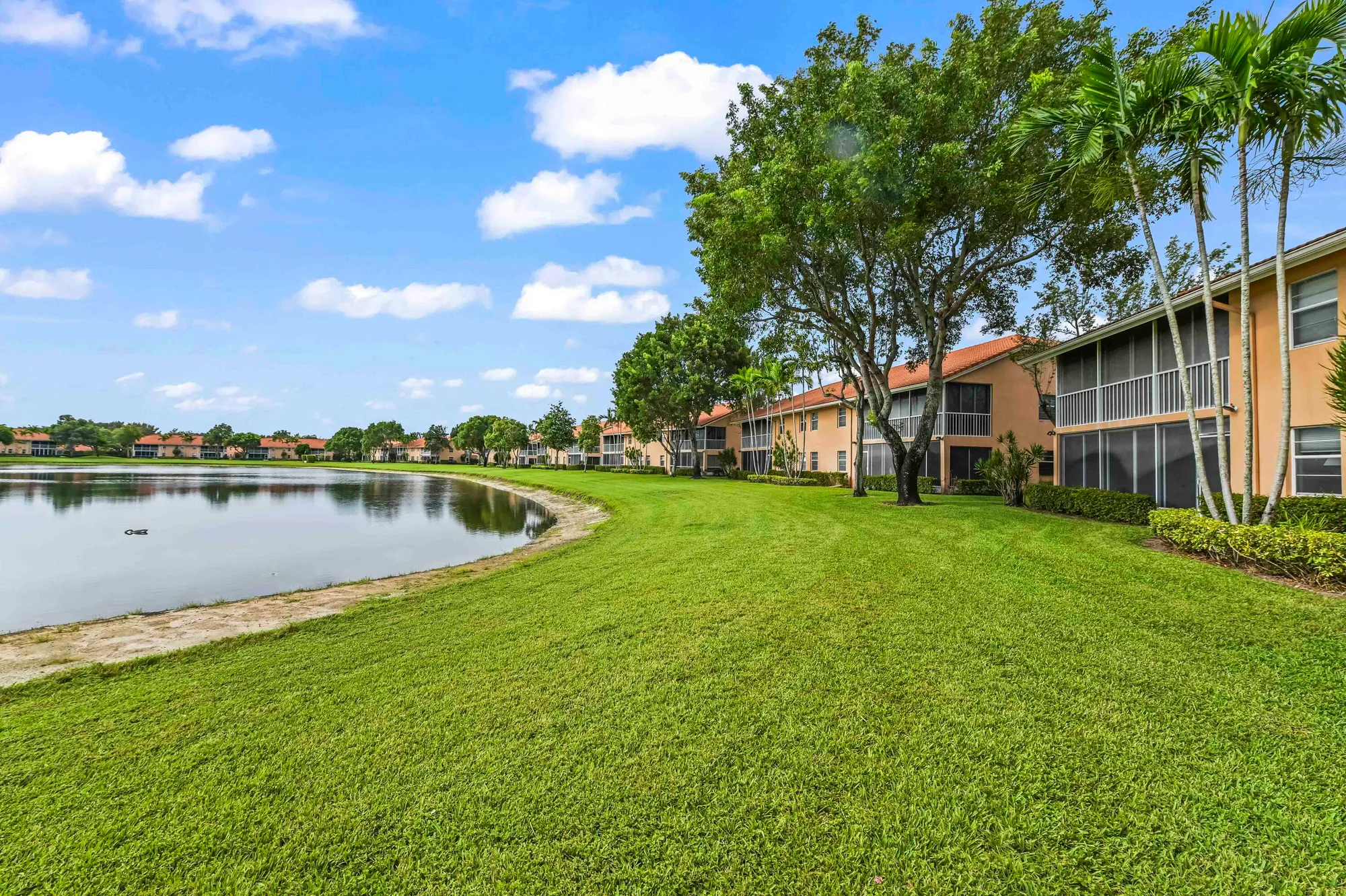 Property Slideshow image 28 of 31 | 9975 seacrest cir 102, Boynton Beach, FL, 33437