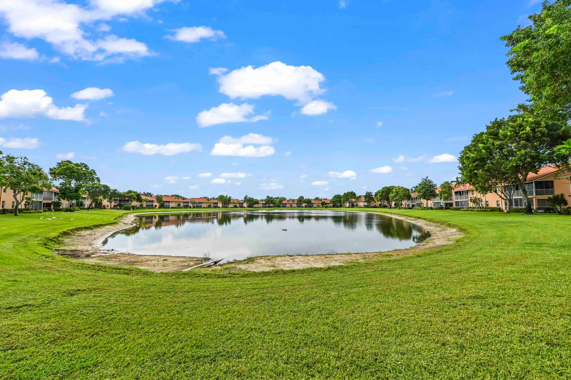 Property Slideshow image 26 of 31 | 9975 seacrest cir 102, Boynton Beach, FL, 33437