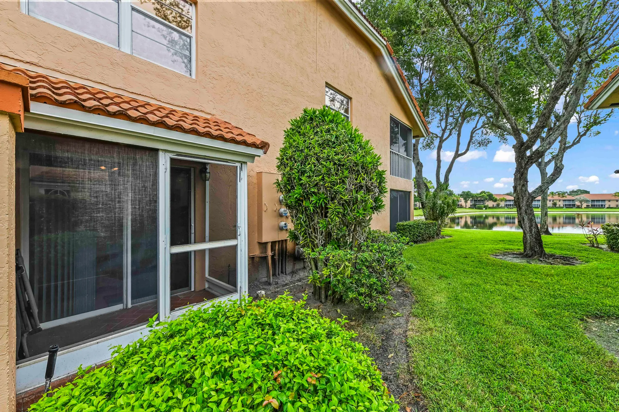 Property Slideshow image 27 of 31 | 9975 seacrest cir 102, Boynton Beach, FL, 33437