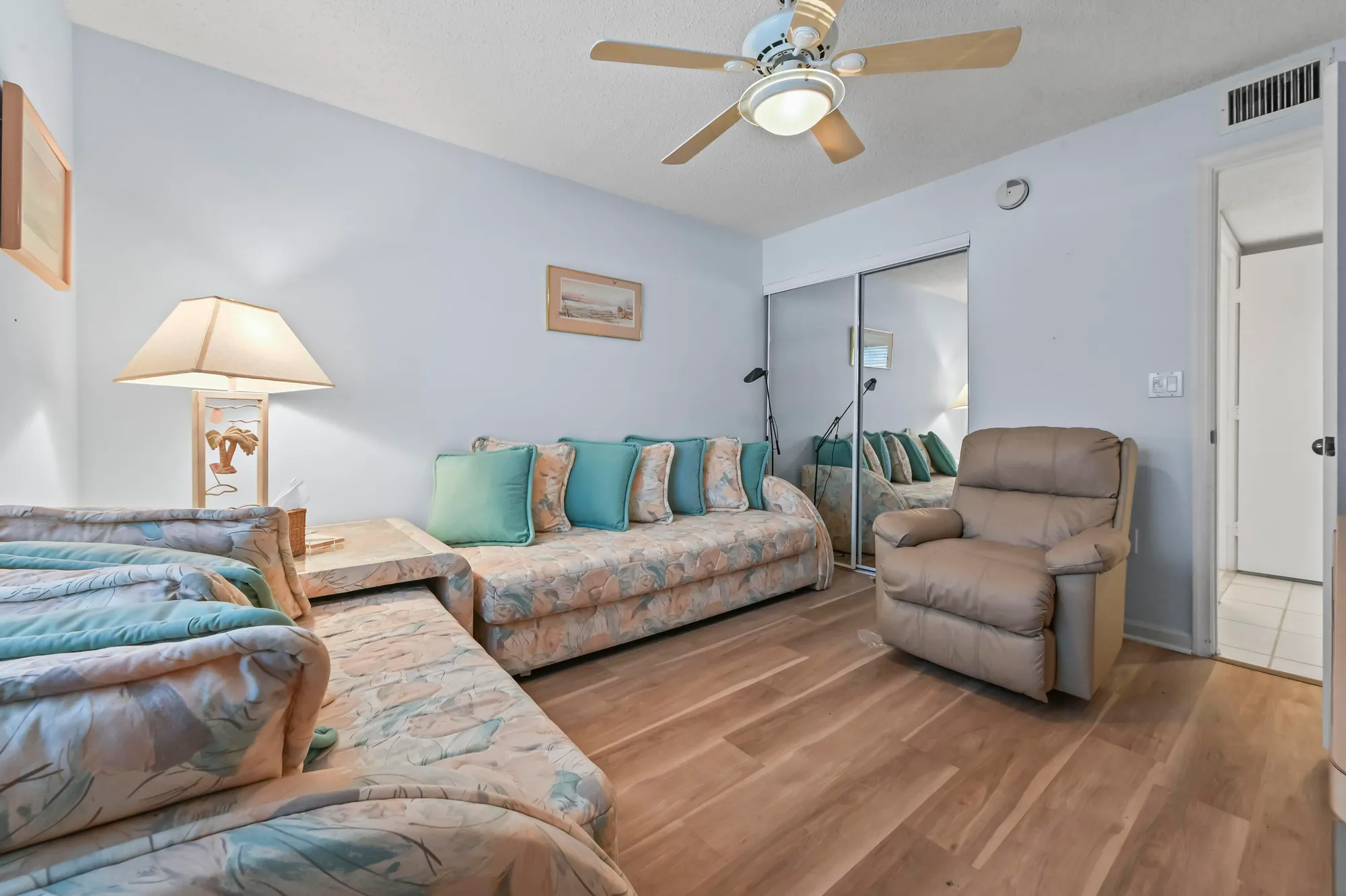 Property Slideshow image 17 of 31 | 9975 seacrest cir 102, Boynton Beach, FL, 33437