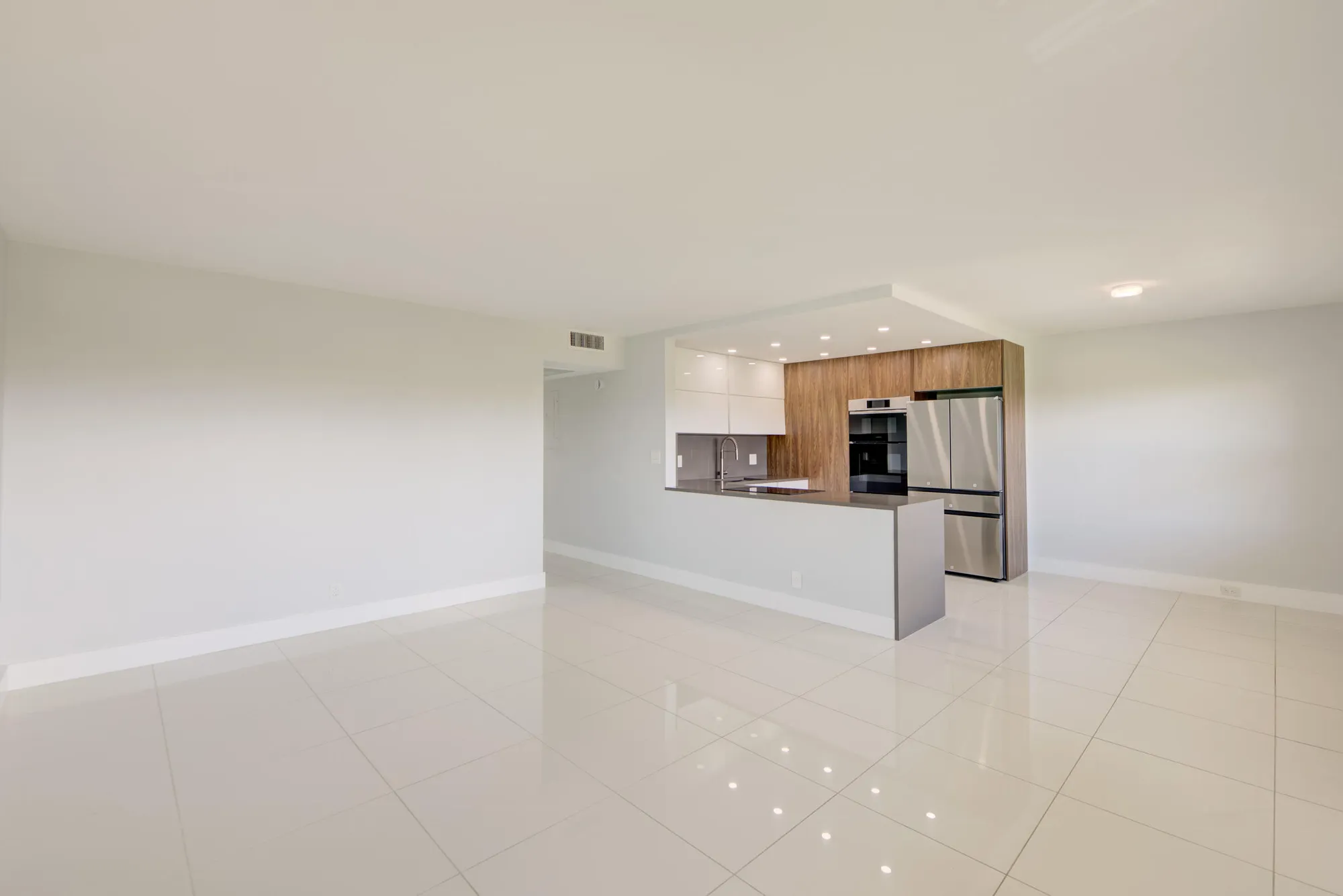 Property Slideshow image 9 of 44 | 1902 bermuda cir j4, Coconut Creek, FL, 33066