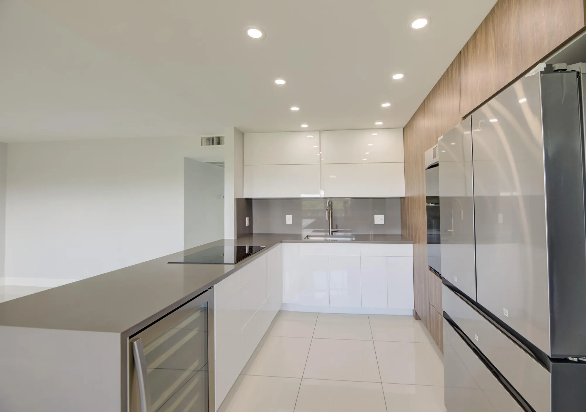 Property Slideshow image 8 of 44 | 1902 bermuda cir j4, Coconut Creek, FL, 33066