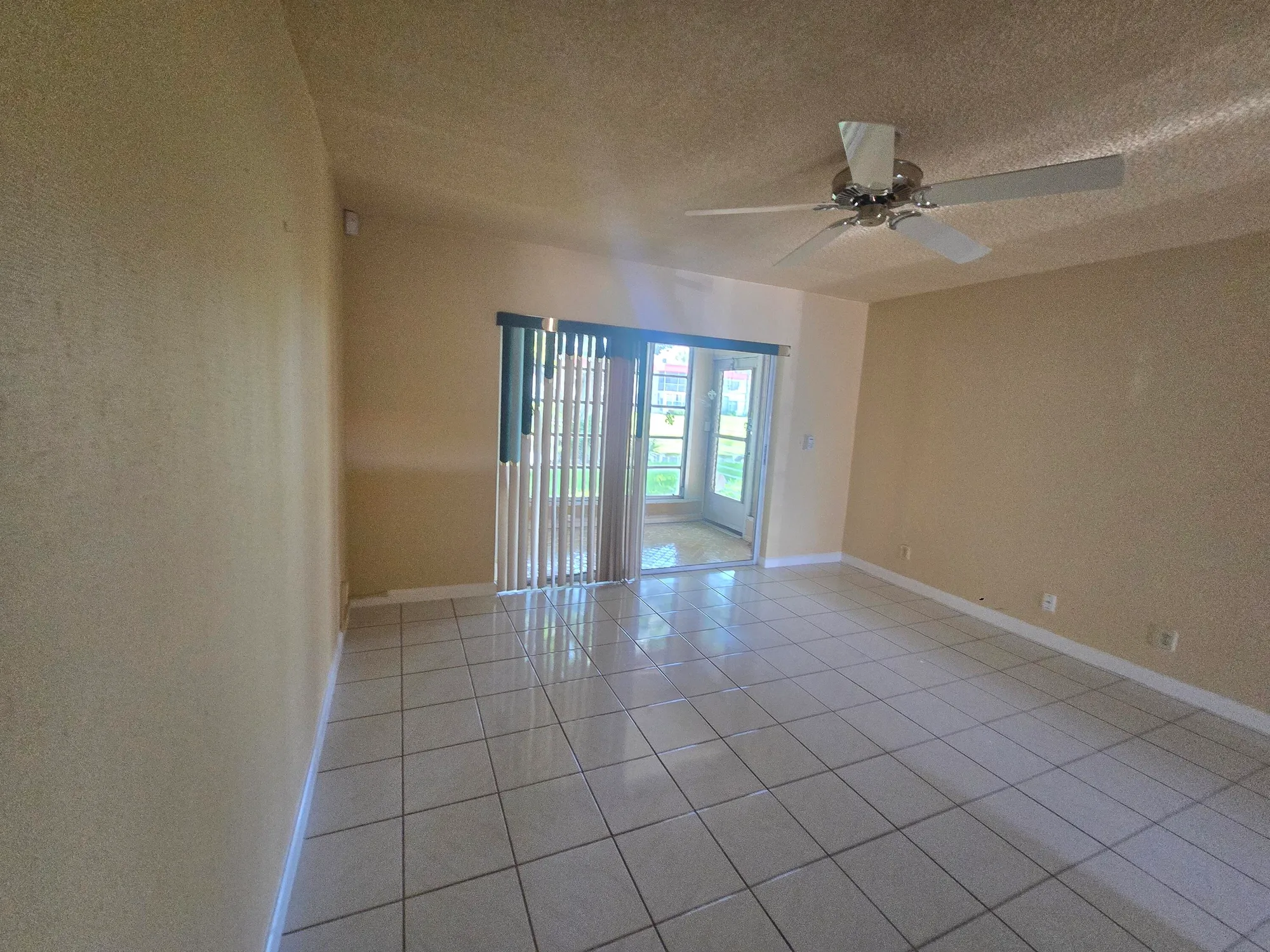 Property Slideshow image 9 of 21 | 102 lake anne dr, West Palm Beach, FL, 33411