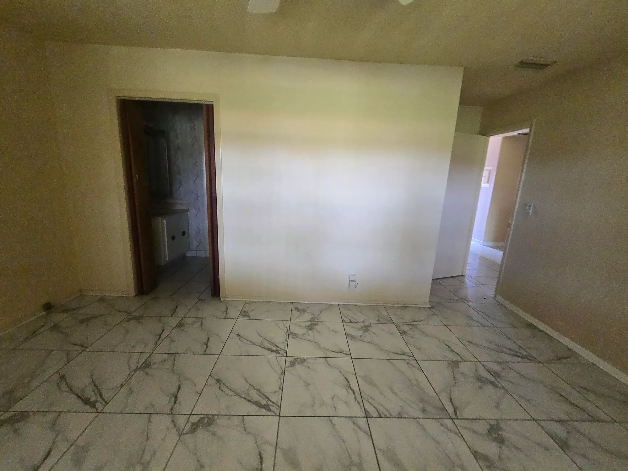 Property Slideshow image 14 of 21 | 102 lake anne dr, West Palm Beach, FL, 33411