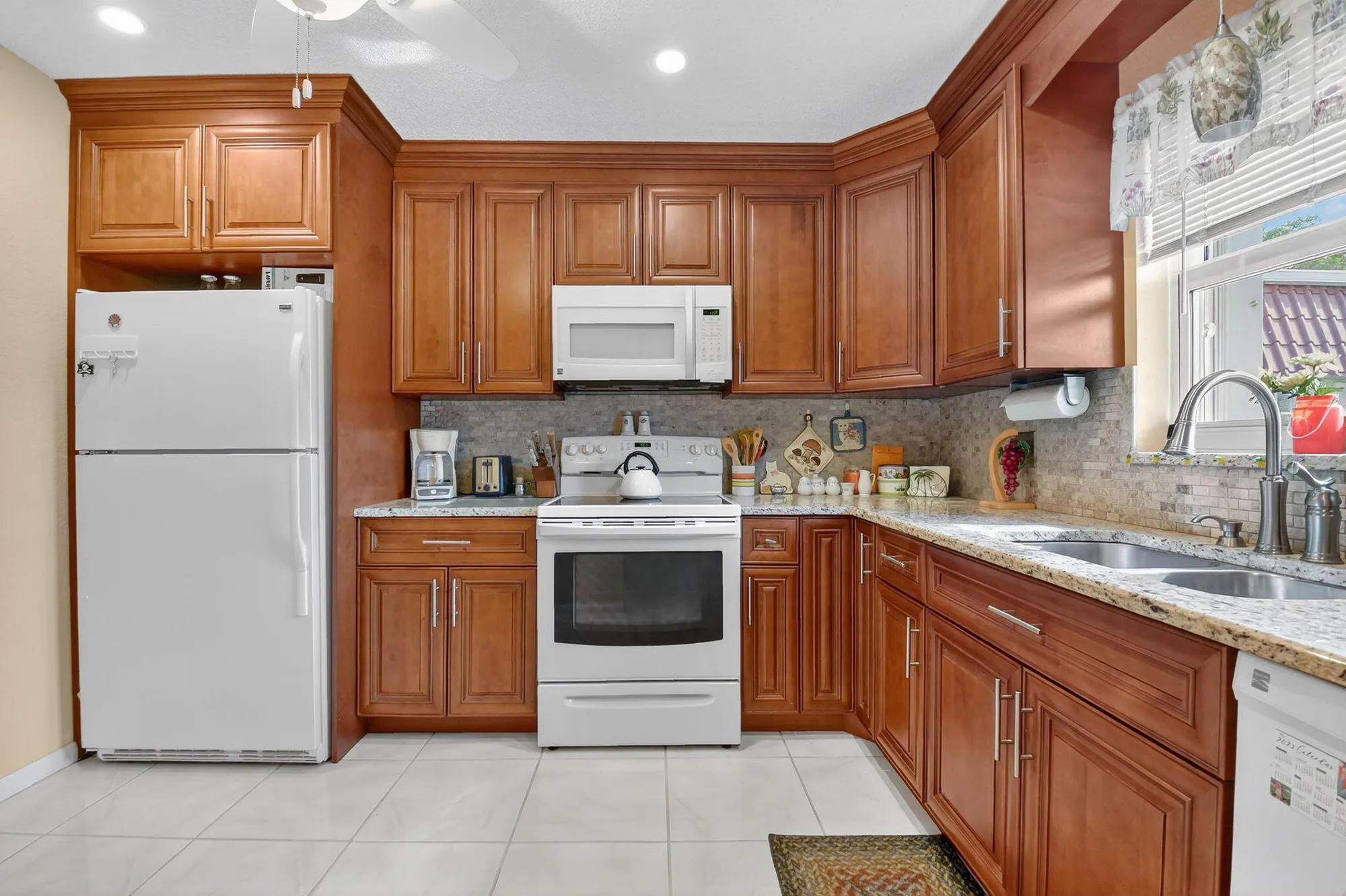 Property Slideshow image 8 of 53 | 676 laconia cr b, Lake Worth, FL, 33467