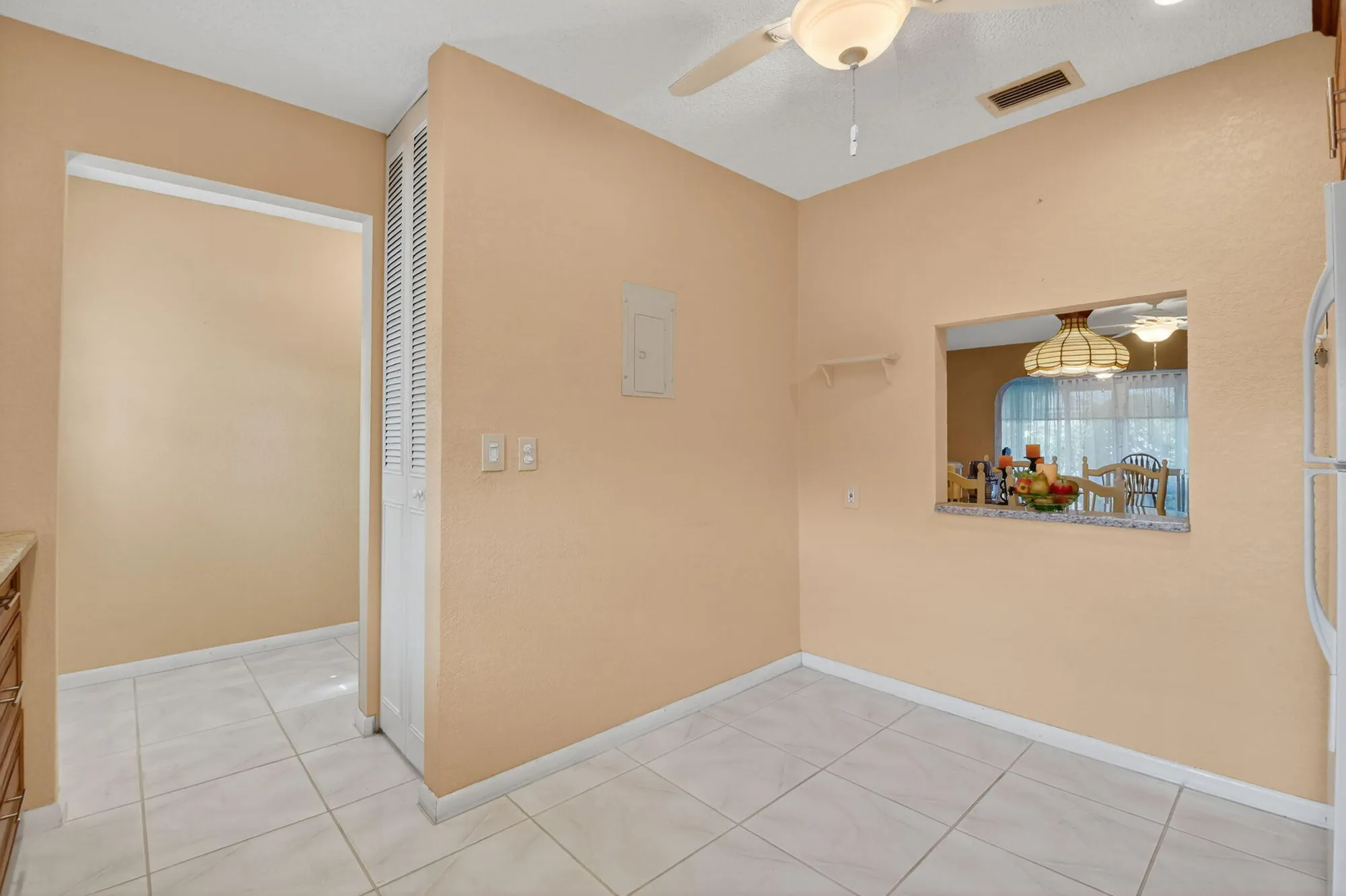Property Slideshow image 11 of 53 | 676 laconia cr b, Lake Worth, FL, 33467