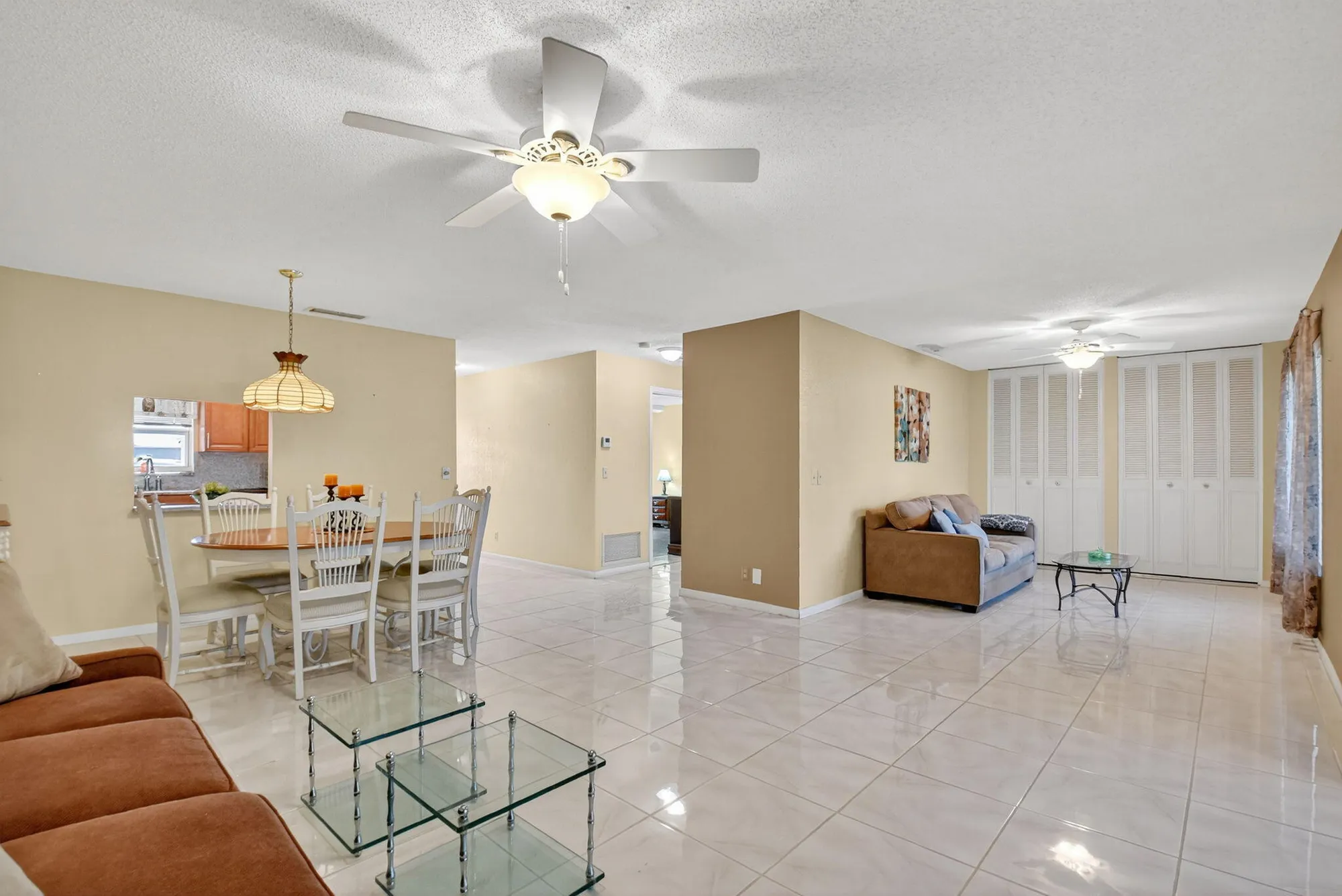 Property Slideshow image 16 of 53 | 676 laconia cr b, Lake Worth, FL, 33467