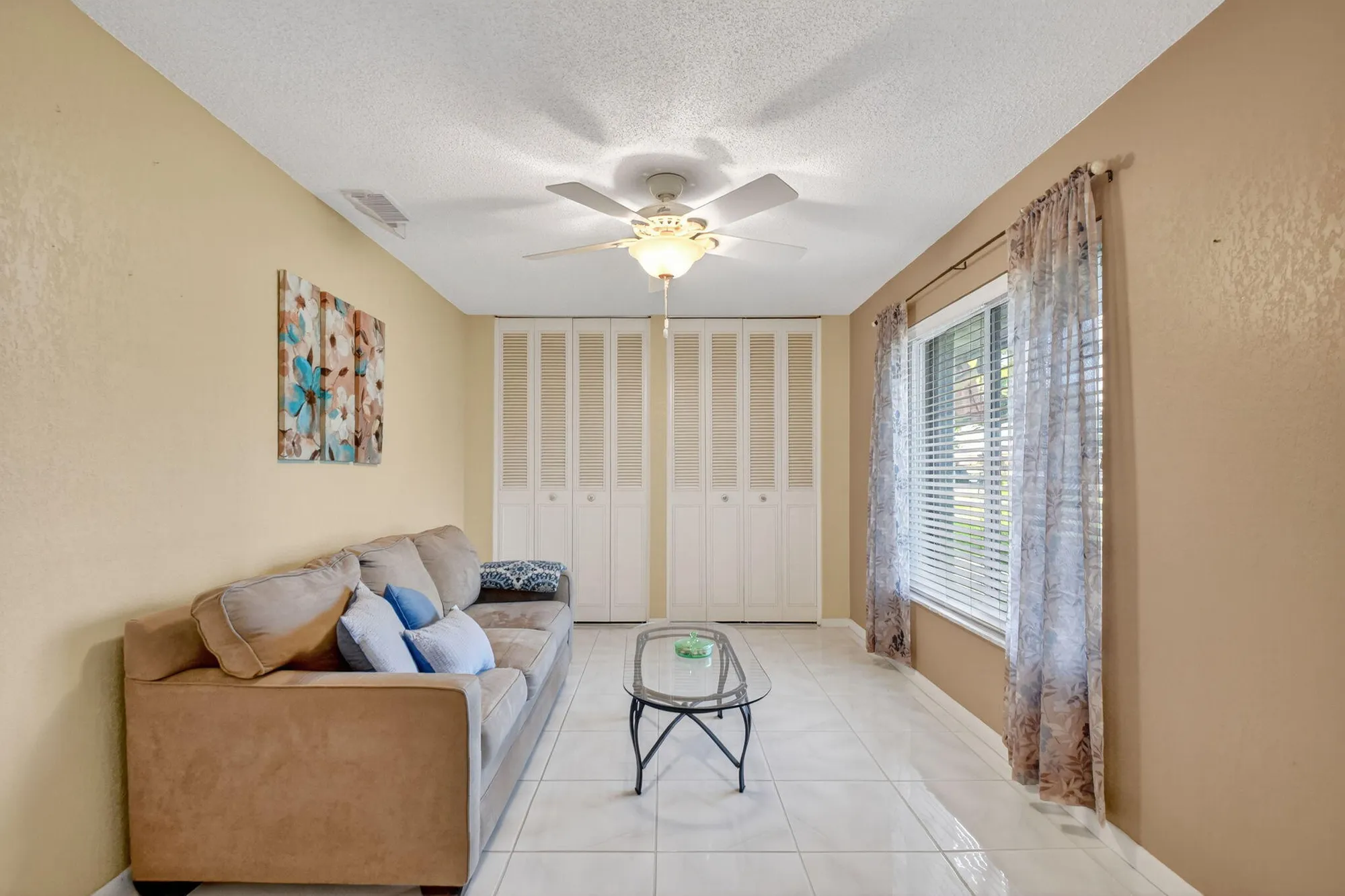 Property Slideshow image 17 of 53 | 676 laconia cr b, Lake Worth, FL, 33467