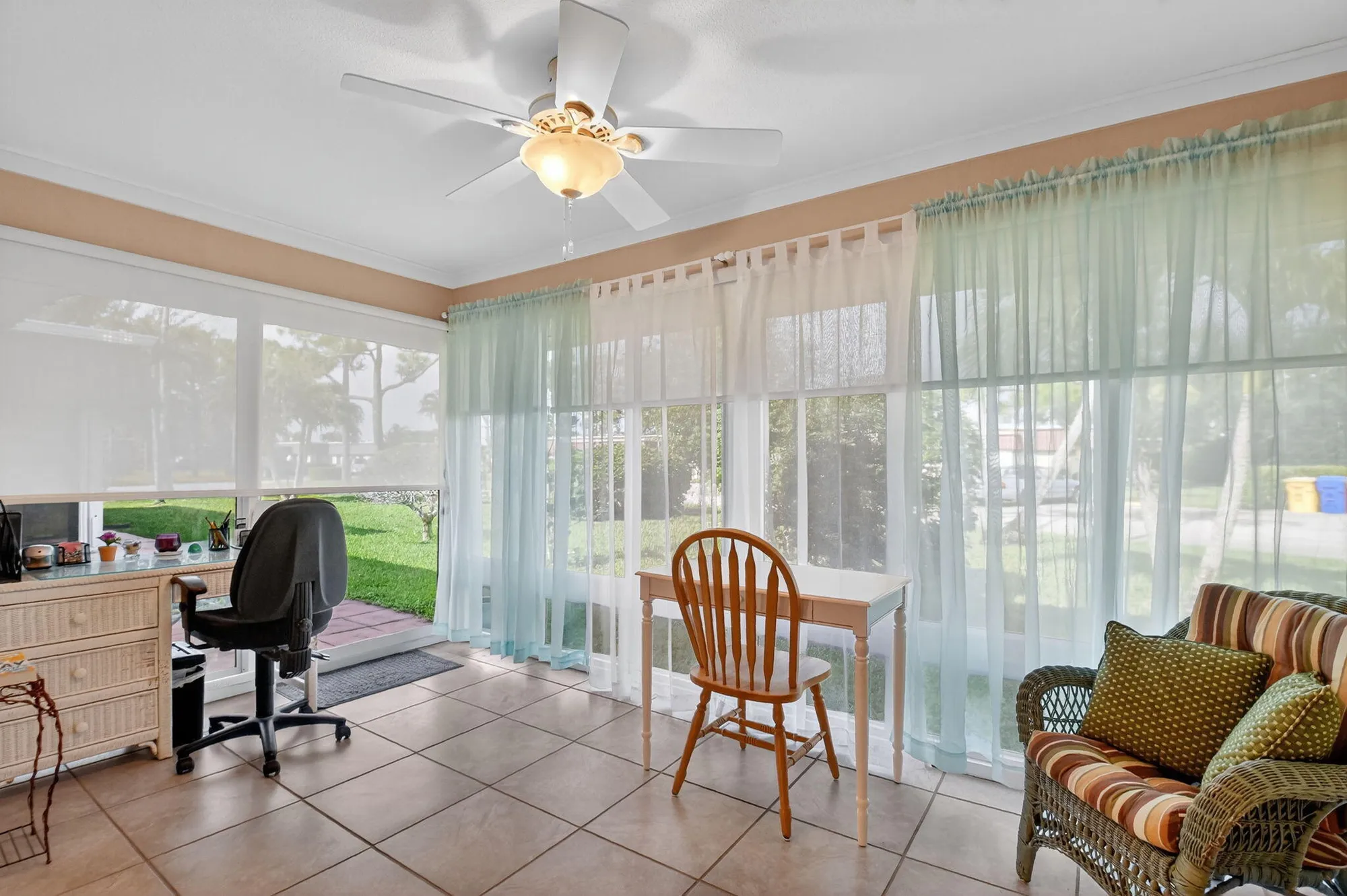 Property Slideshow image 21 of 53 | 676 laconia cr b, Lake Worth, FL, 33467