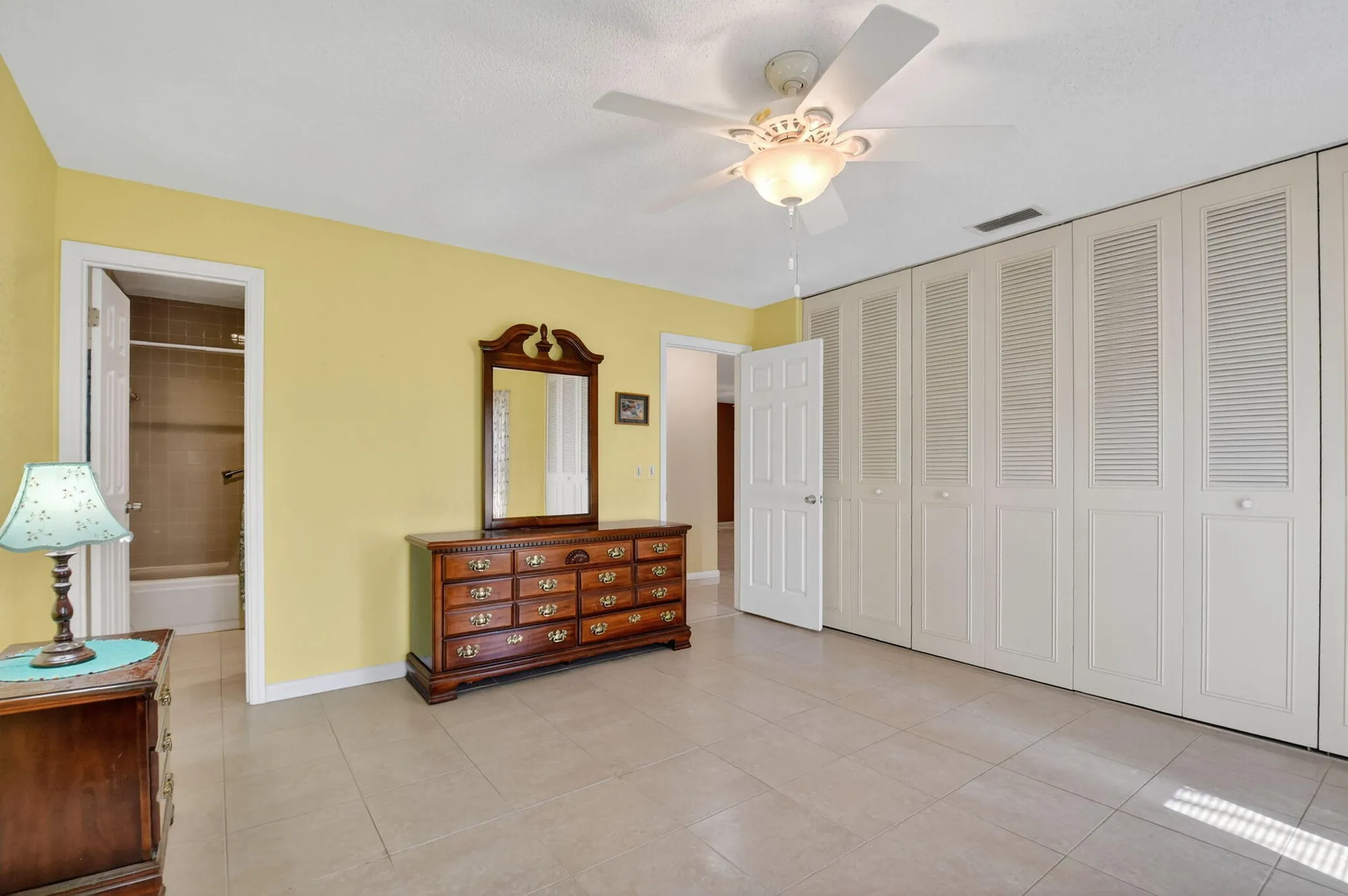 Property Slideshow image 29 of 53 | 676 laconia cr b, Lake Worth, FL, 33467