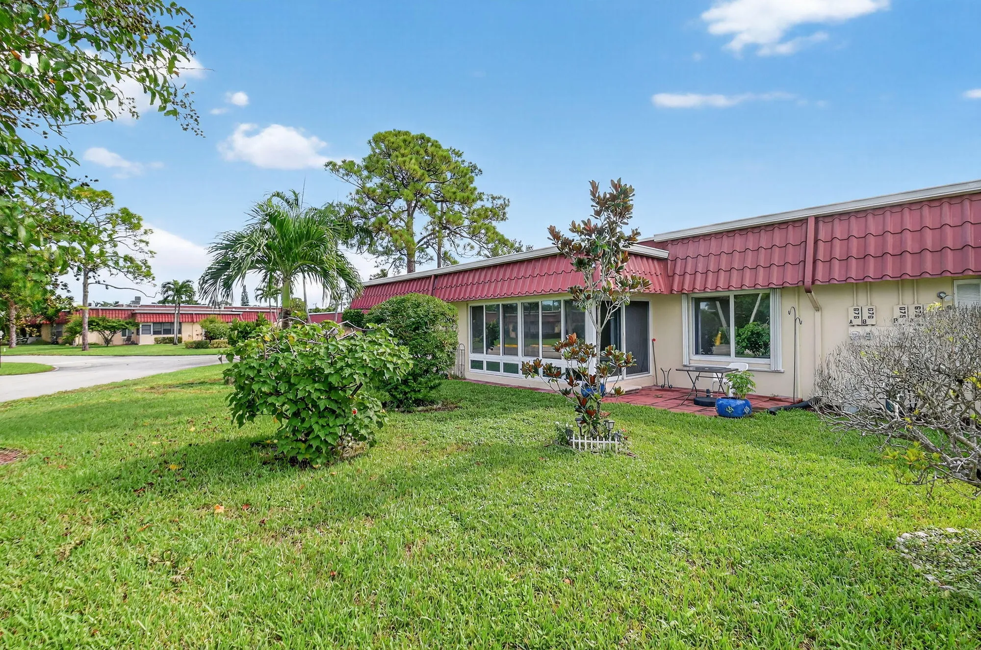 Property Slideshow image 38 of 53 | 676 laconia cr b, Lake Worth, FL, 33467