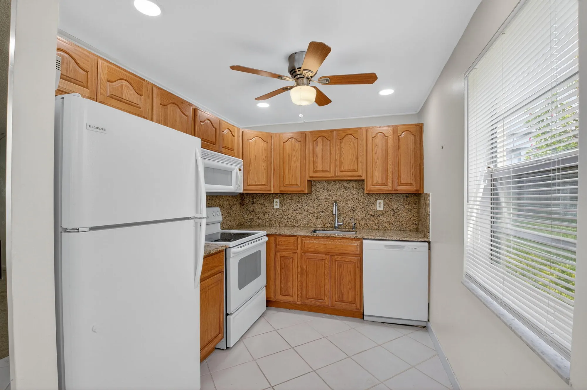 Property Slideshow image 20 of 41 | 826 normandy r, Delray Beach, FL, 33484
