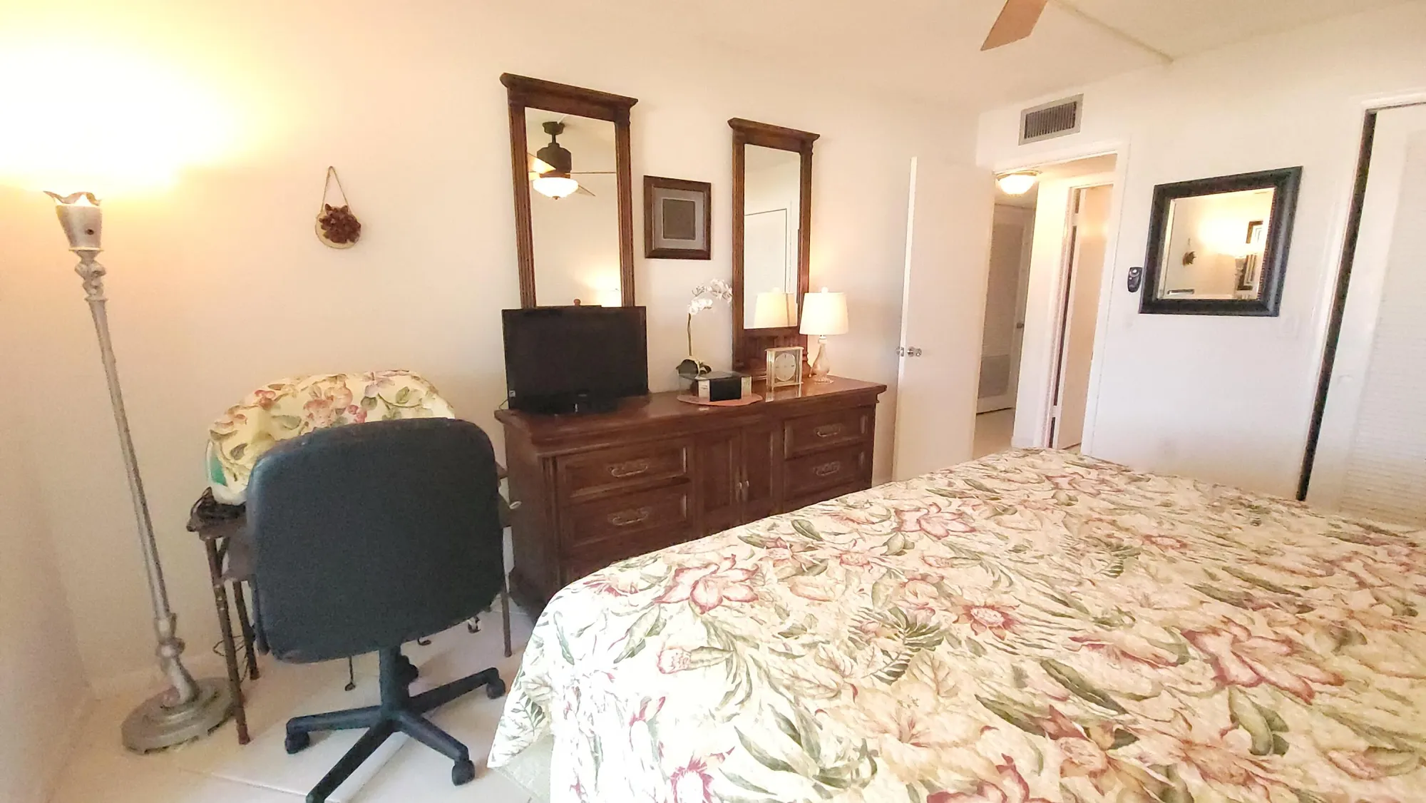 Property Slideshow image 19 of 53 | 209 greenbrier a, West Palm Beach, FL, 33417