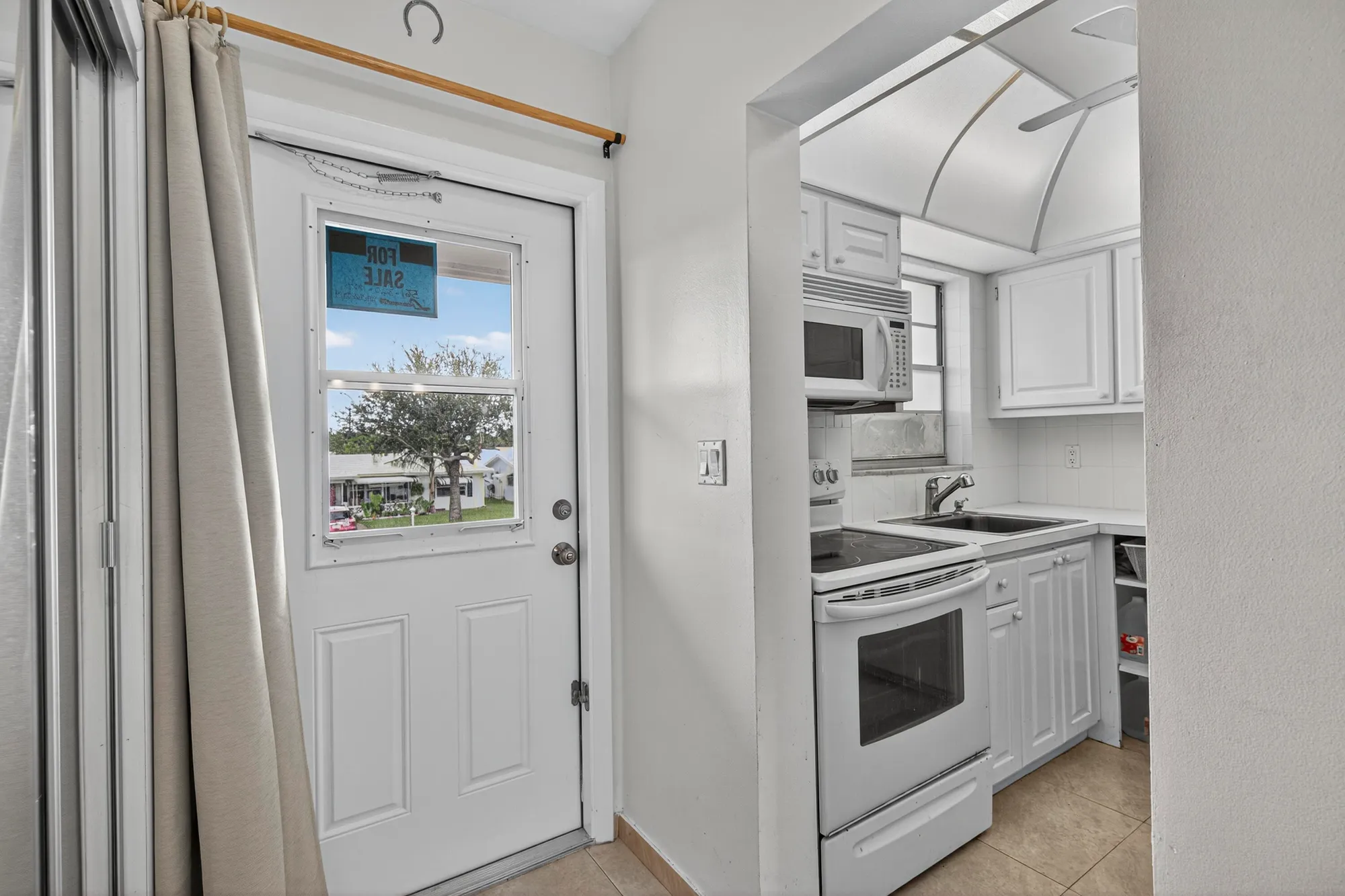 Property Slideshow image 26 of 63 | 251 s golf blvd 287, Pompano Beach, FL, 33064