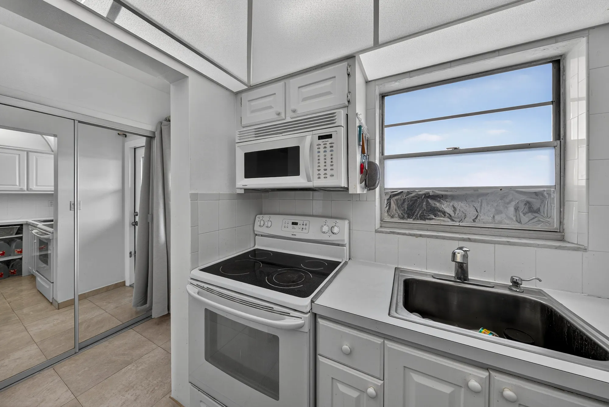Property Slideshow image 2 of 63 | 251 s golf blvd 287, Pompano Beach, FL, 33064