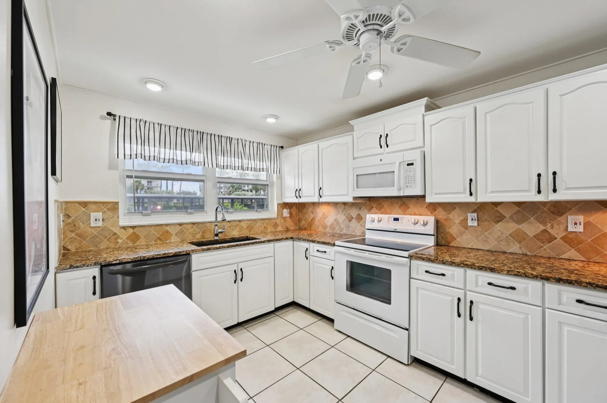 Property Slideshow image 15 of 58 | 3224 s ocean blvd 110b, Highland Beach, FL, 33487