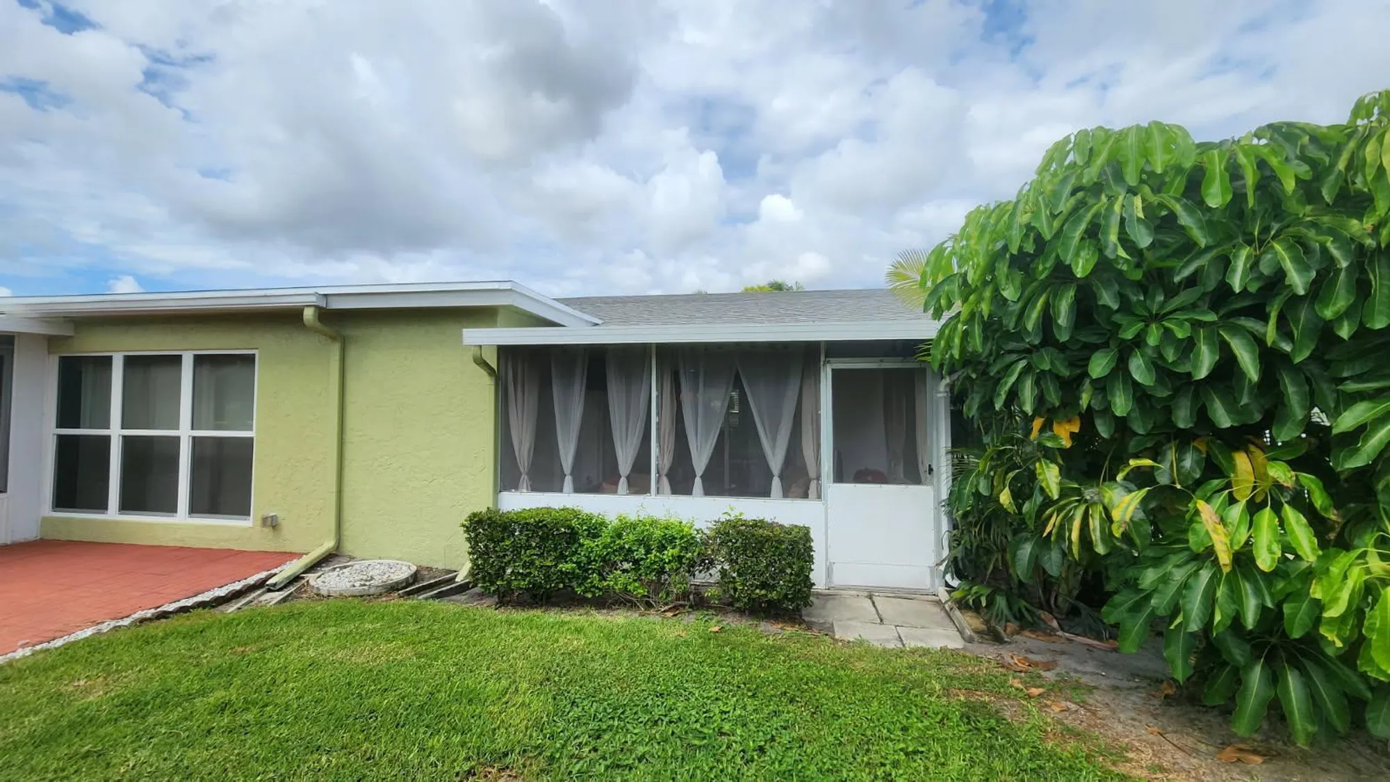 Property Slideshow image 3 of 43 | 1040 n palm ln c, Delray Beach, FL, 33445