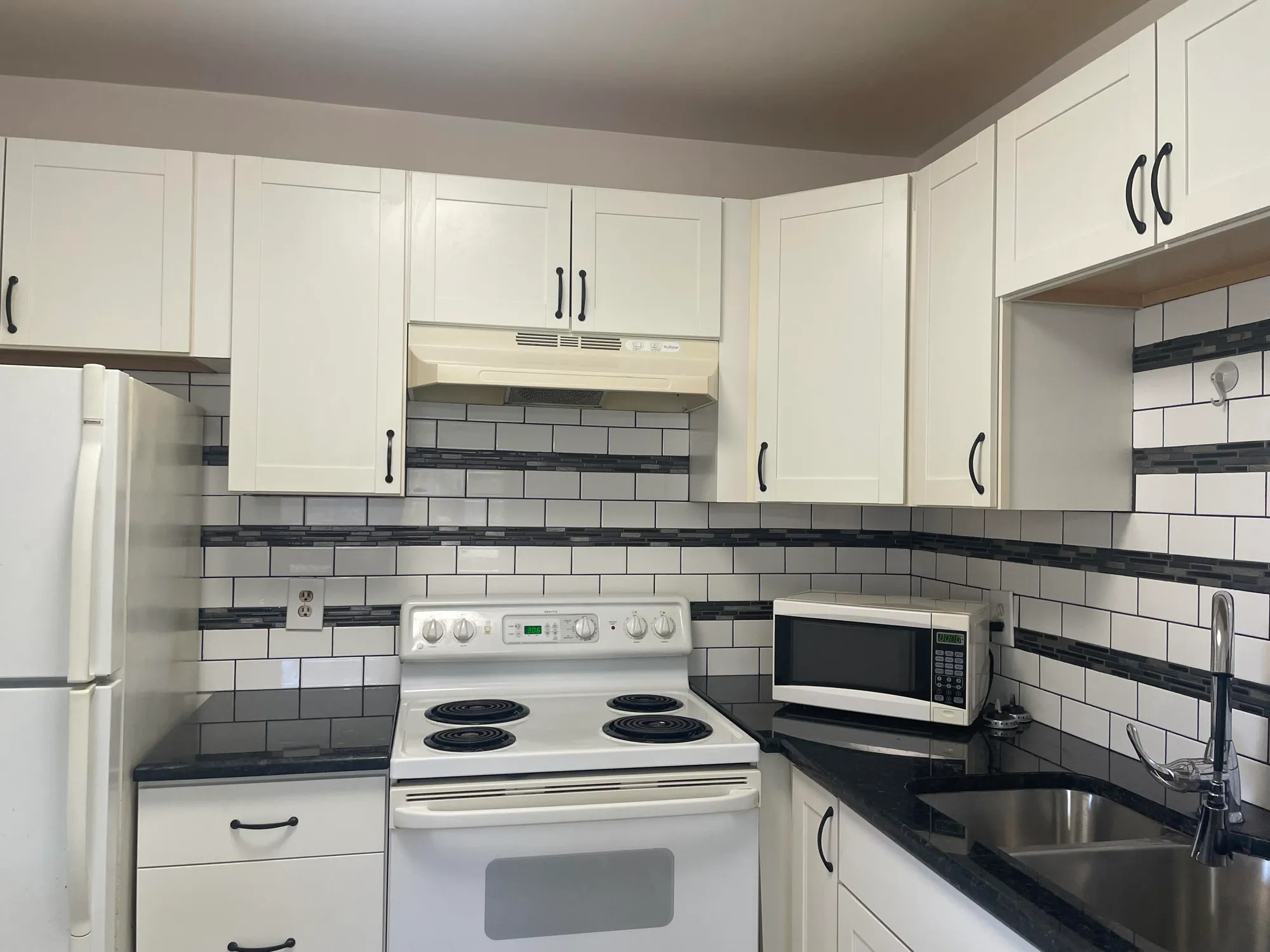 Property Slideshow image 11 of 58 | 234 saxony e, Delray Beach, FL, 33446