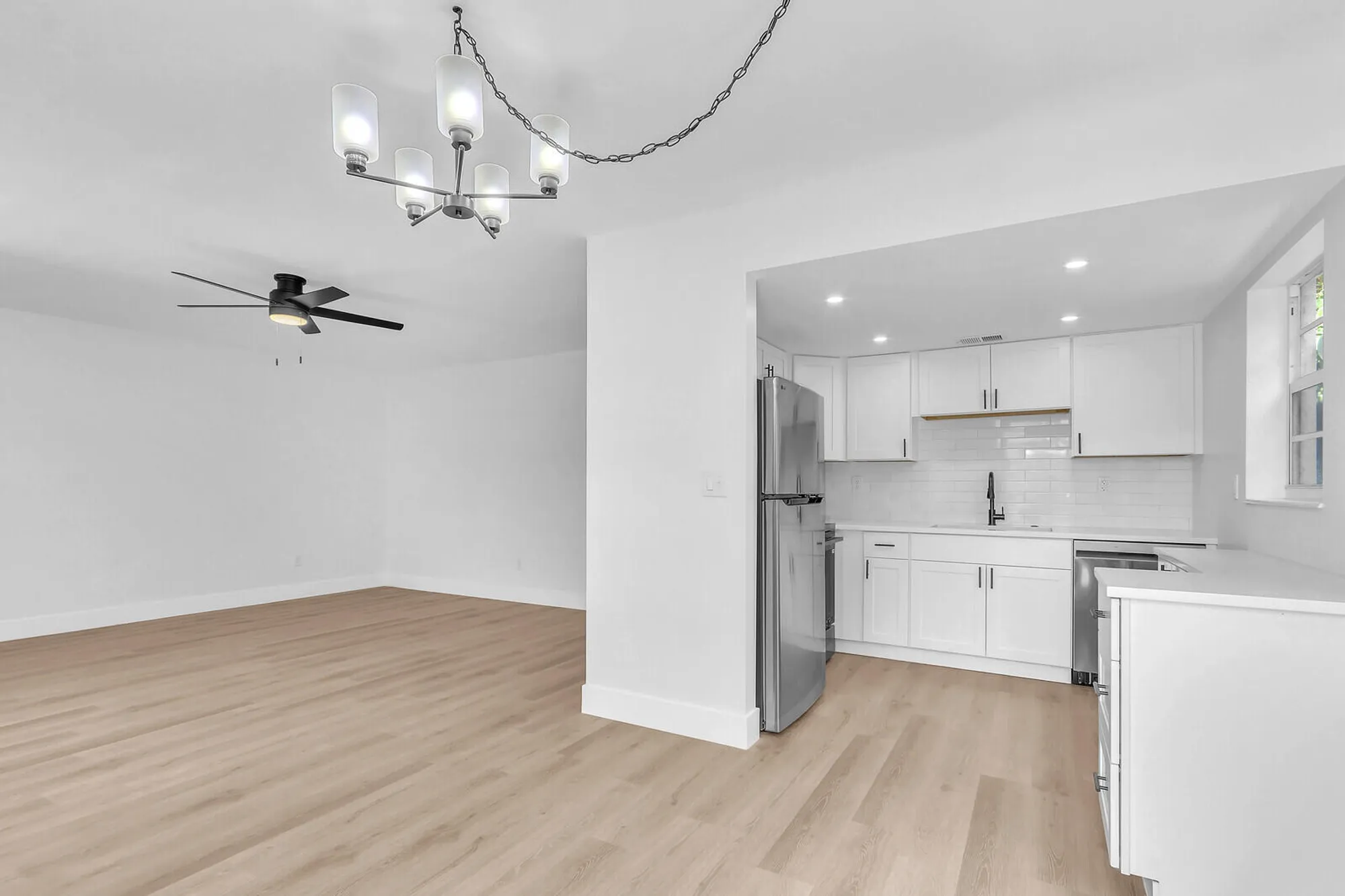 Property Slideshow image 4 of 37 | 2929 se ocean blvd e1, Stuart, FL, 34996