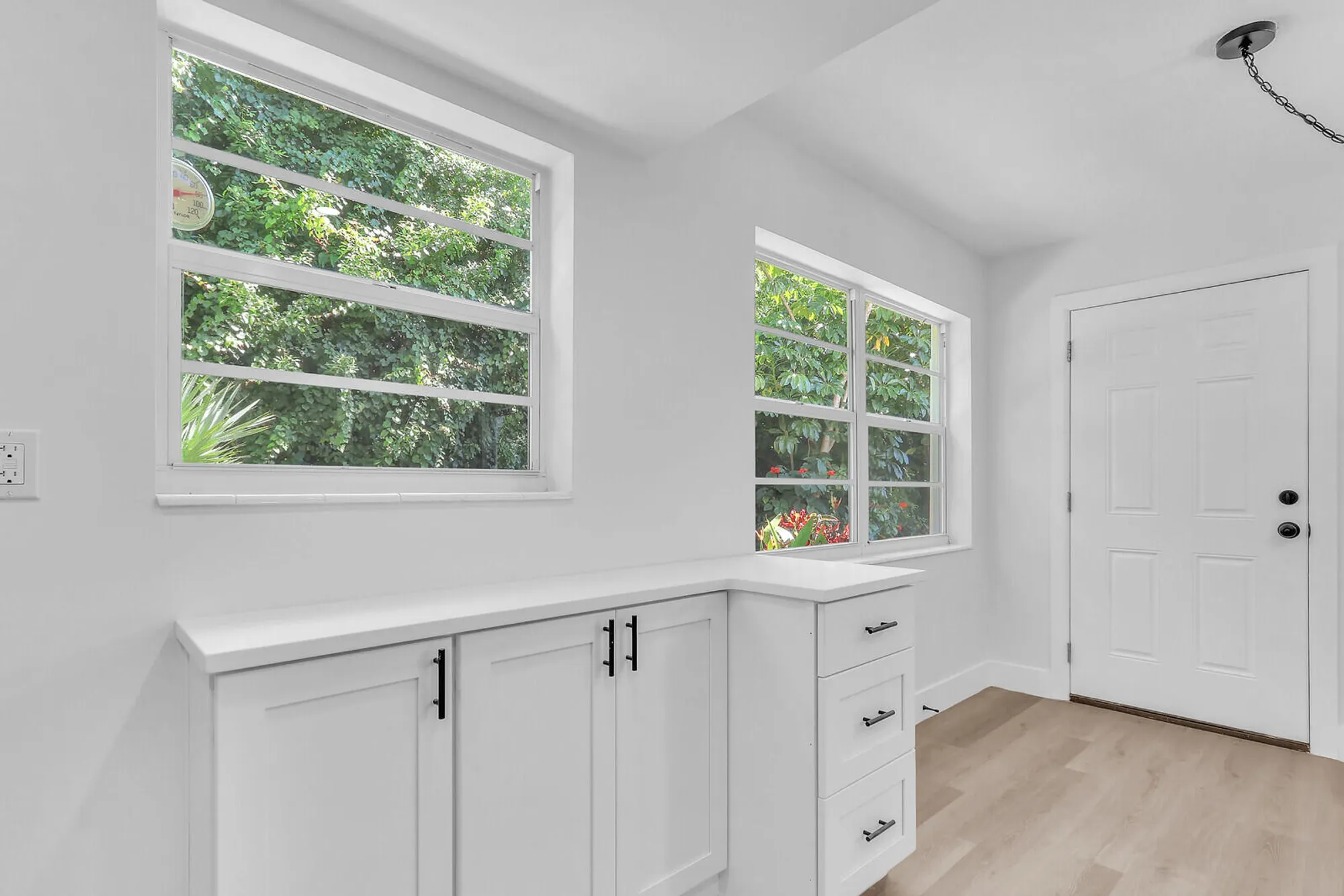 Property Slideshow image 10 of 37 | 2929 se ocean blvd e1, Stuart, FL, 34996