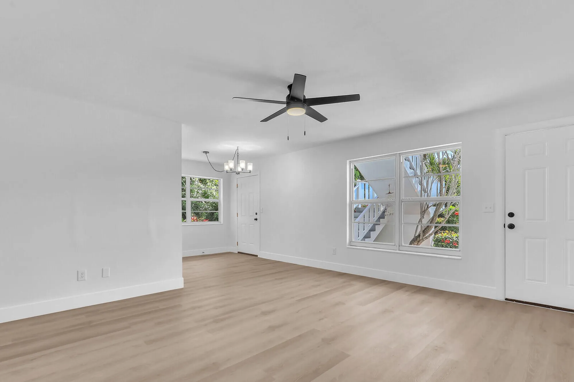 Property Slideshow image 13 of 37 | 2929 se ocean blvd e1, Stuart, FL, 34996